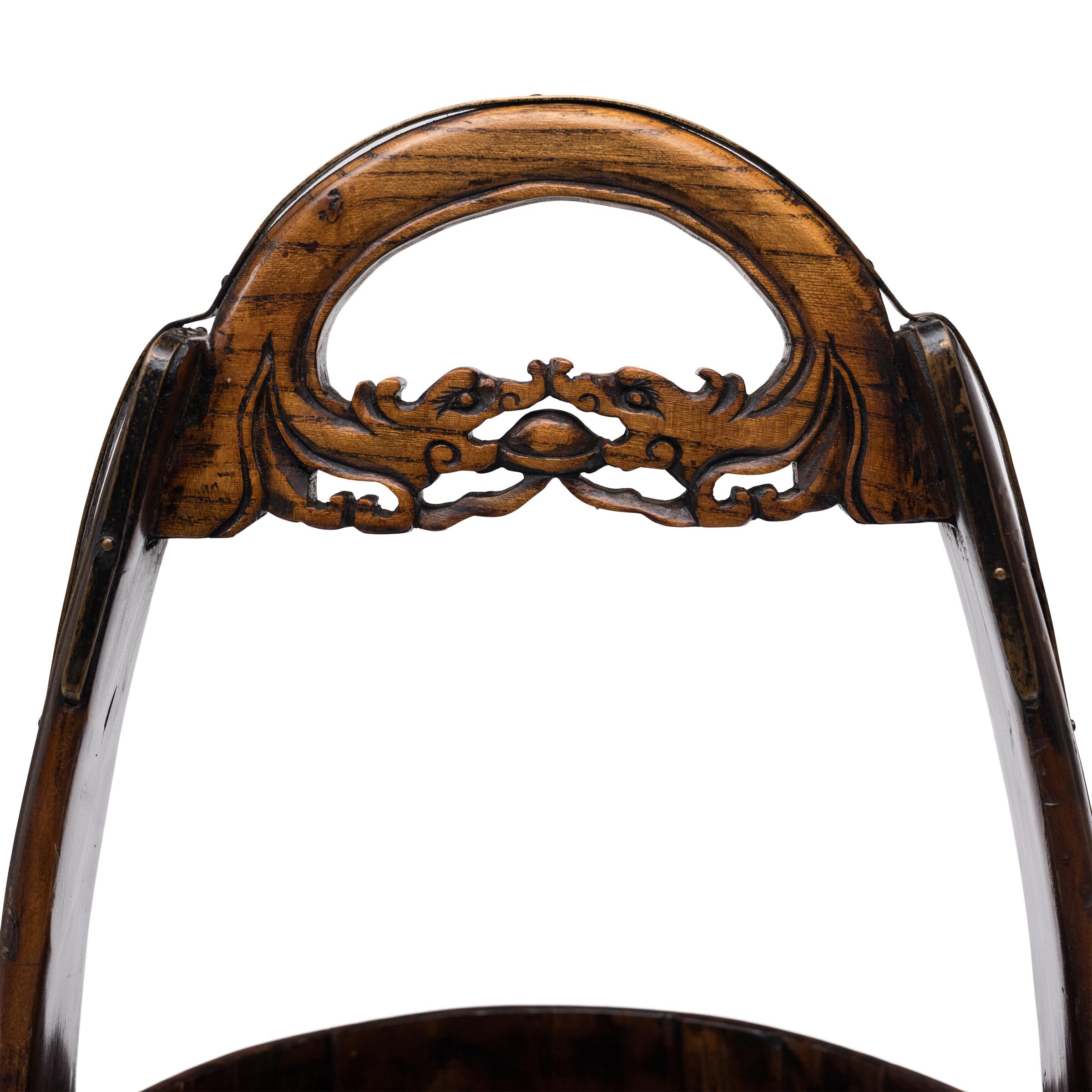 Chinois Seau à eau chinois à deux dragons, c.I.C. 1850 en vente