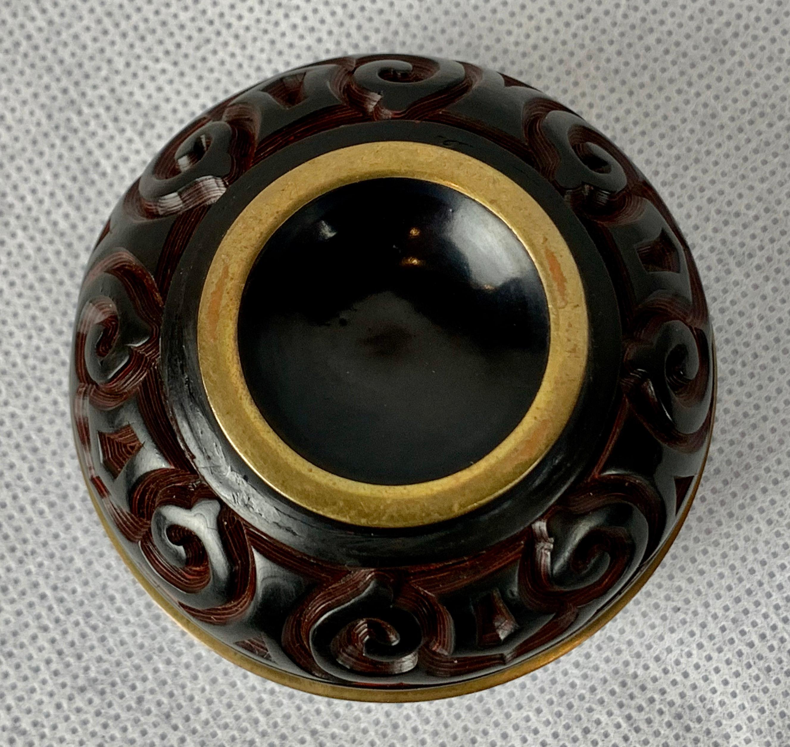 Chinese Two Color Tixi Cinnabar Round Box or Jar In Good Condition In West Palm Beach, FL