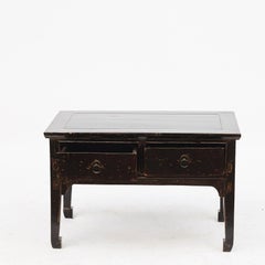 Chinese Two-Drawer Qing Dynasty Coffee Table in Black/Burgendy Lacquer