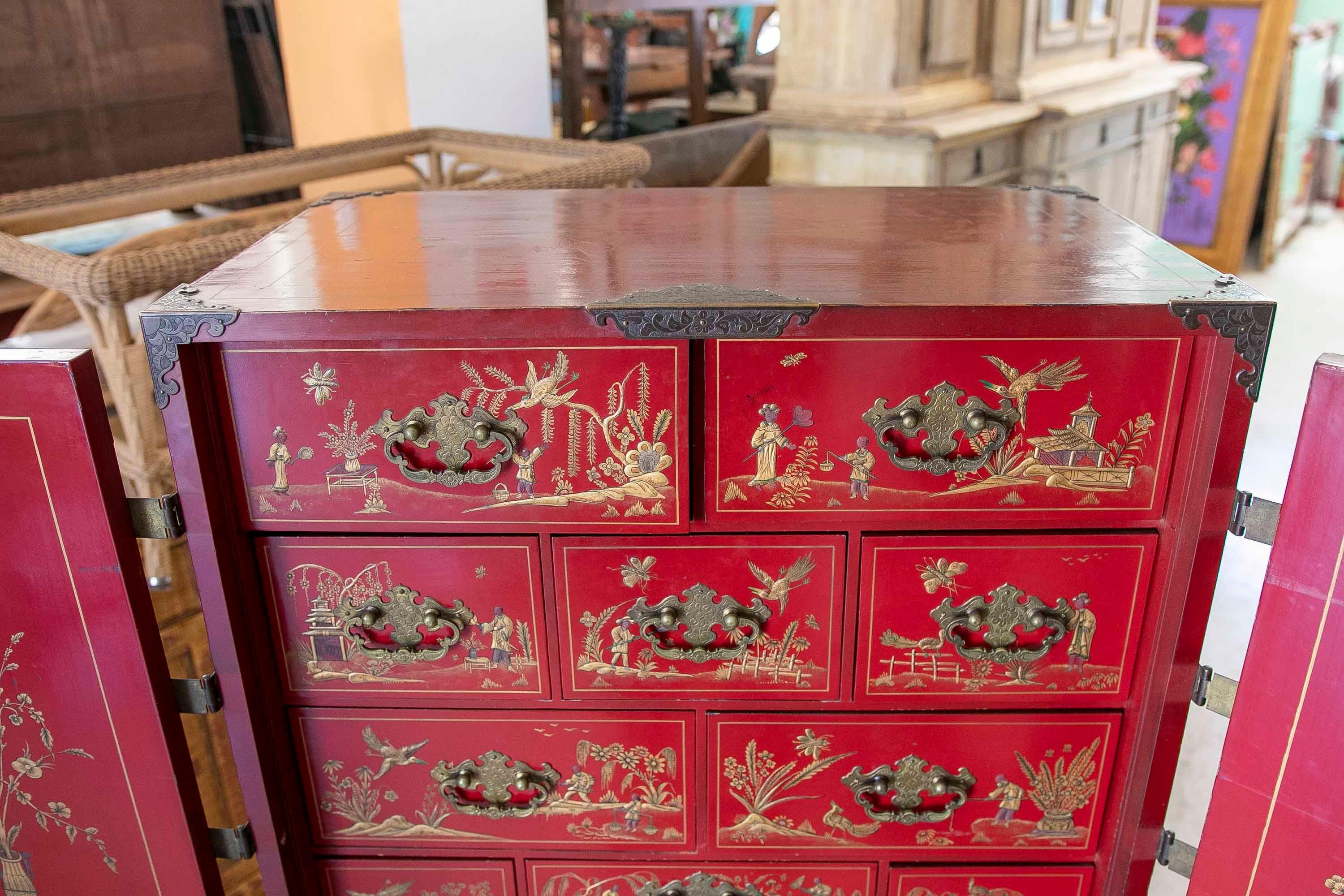 Meuble chinois en deux parties avec table et armoire à portes et tiroirs  en vente 10
