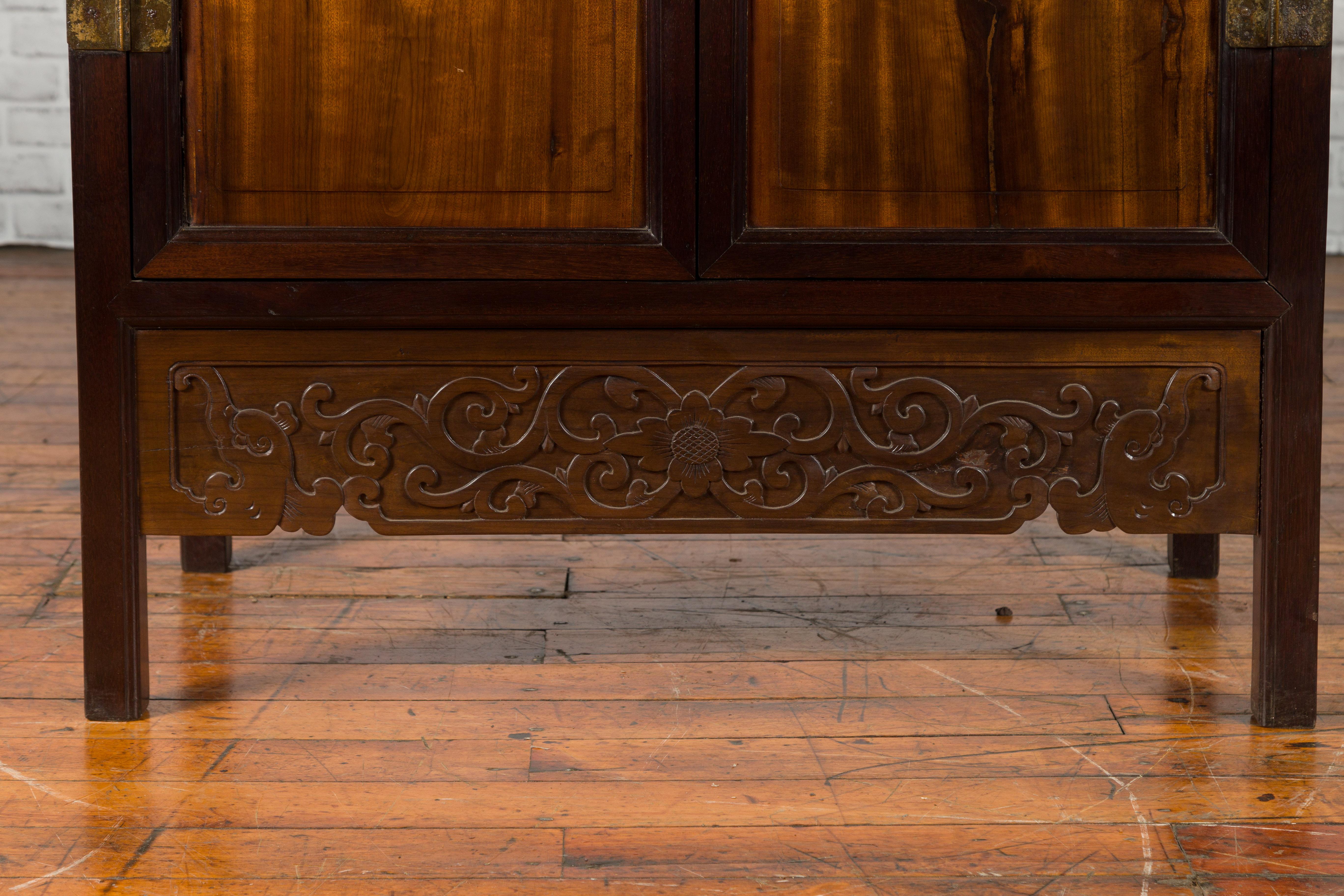 Chinese Two-Toned Early 20th Century Cabinet with Carved Apron and Inner Drawers For Sale 6