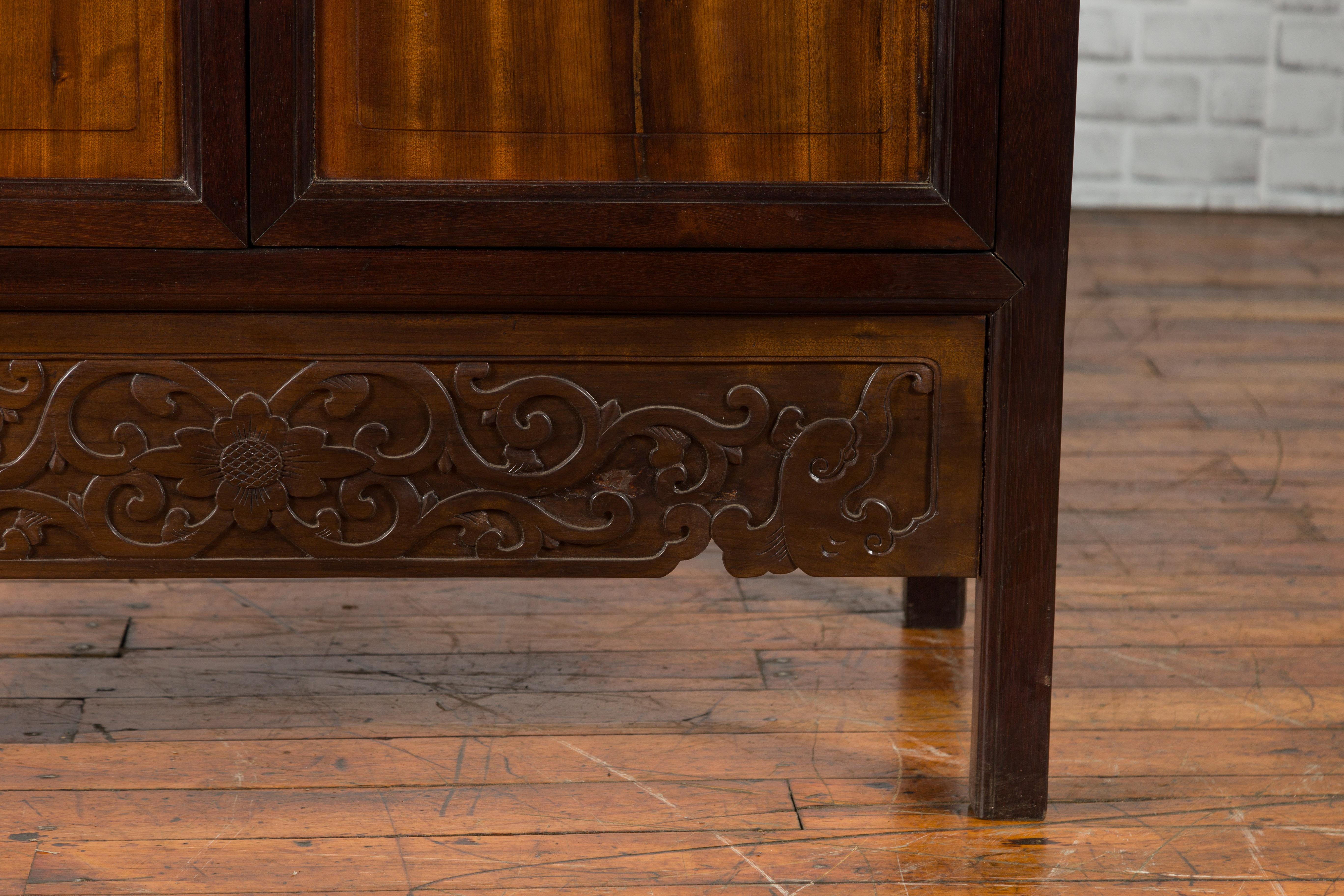 Chinese Two-Toned Early 20th Century Cabinet with Carved Apron and Inner Drawers For Sale 9