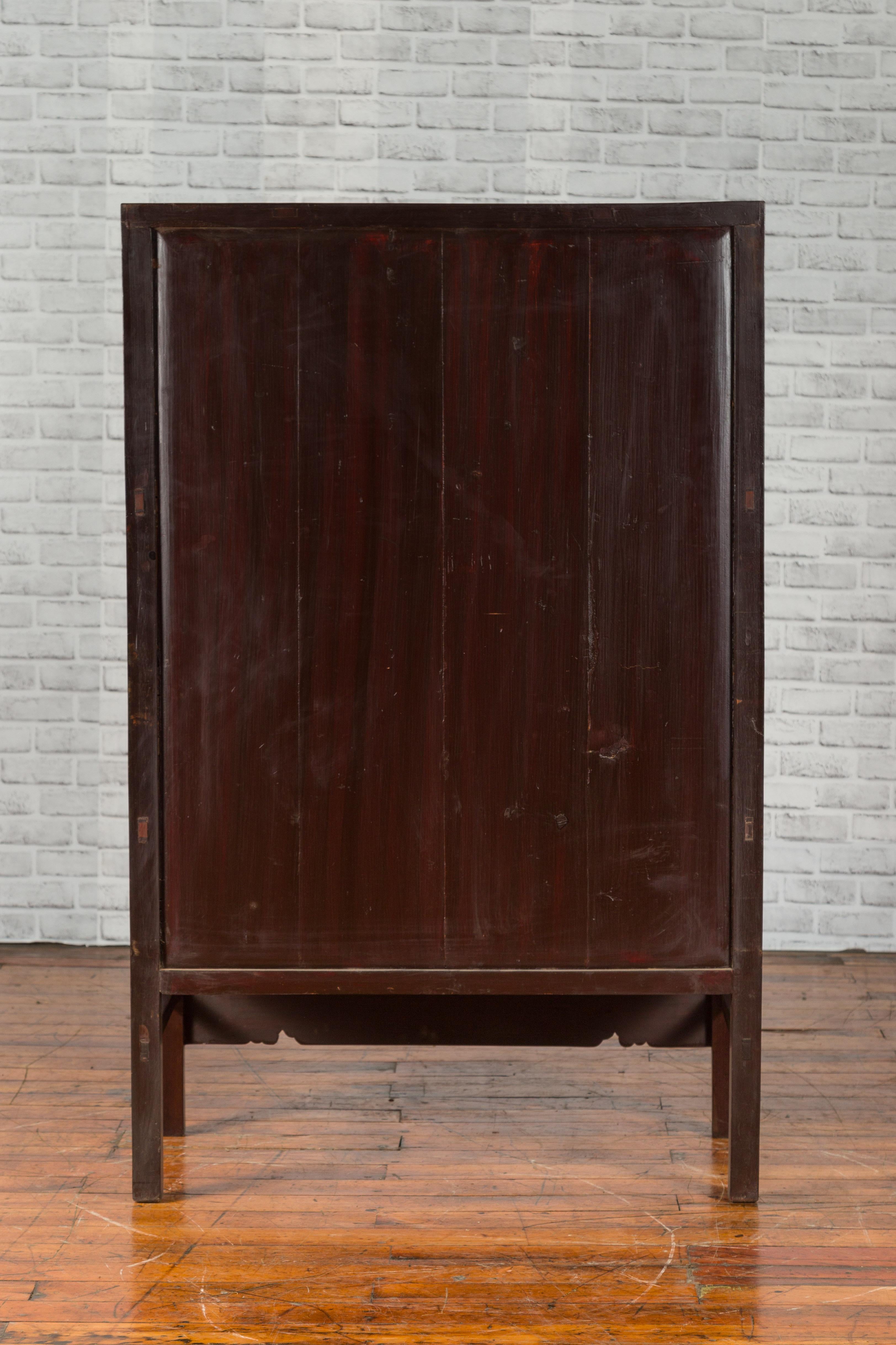 Chinese Two-Toned Early 20th Century Cabinet with Carved Apron and Inner Drawers For Sale 12