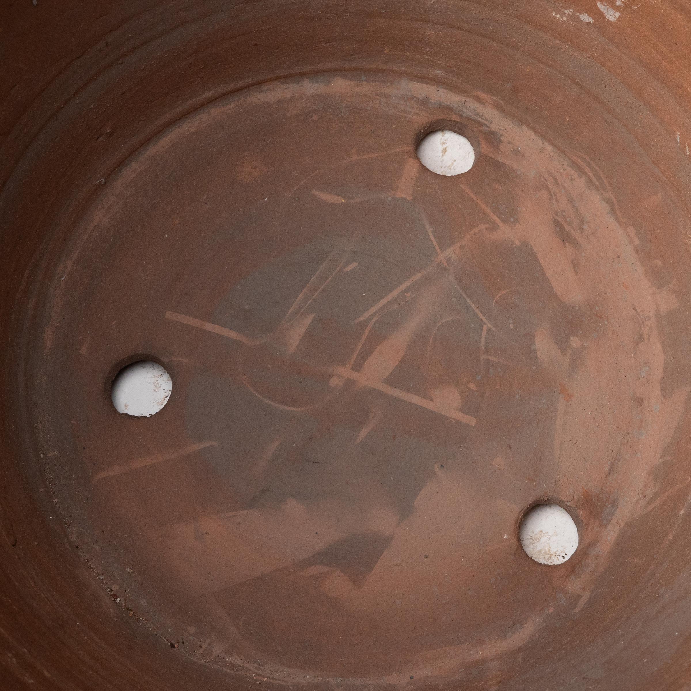 Chinese Unglazed Terracotta Pot In Good Condition In Chicago, IL