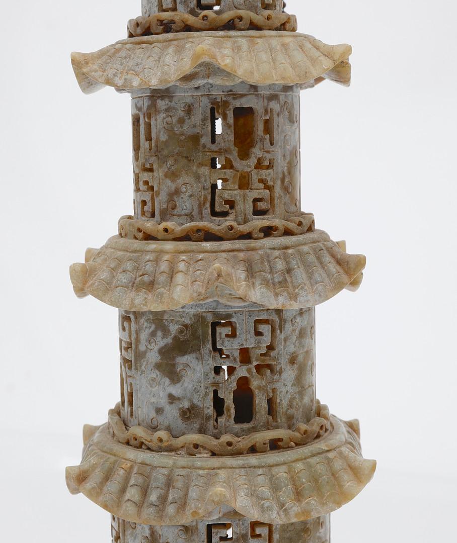 Lampe de table chinoise unique en pierre de jade sculptée à la main Bon état - En vente à BARCELONA, ES