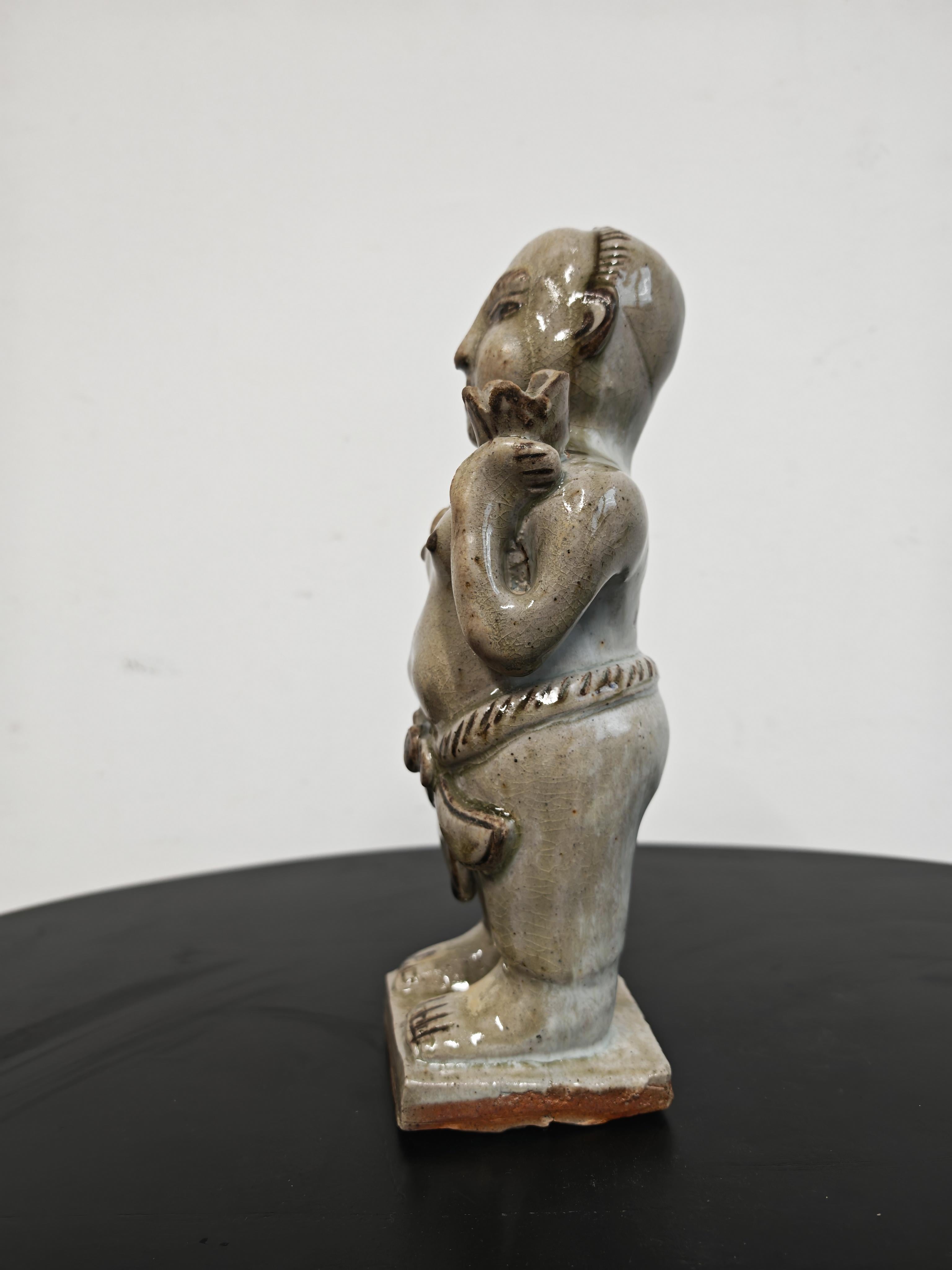 XVIIIe siècle et antérieur Figure inhabituelle en poterie chinoise de style dynastie Song Cizhou, 18e siècle en vente