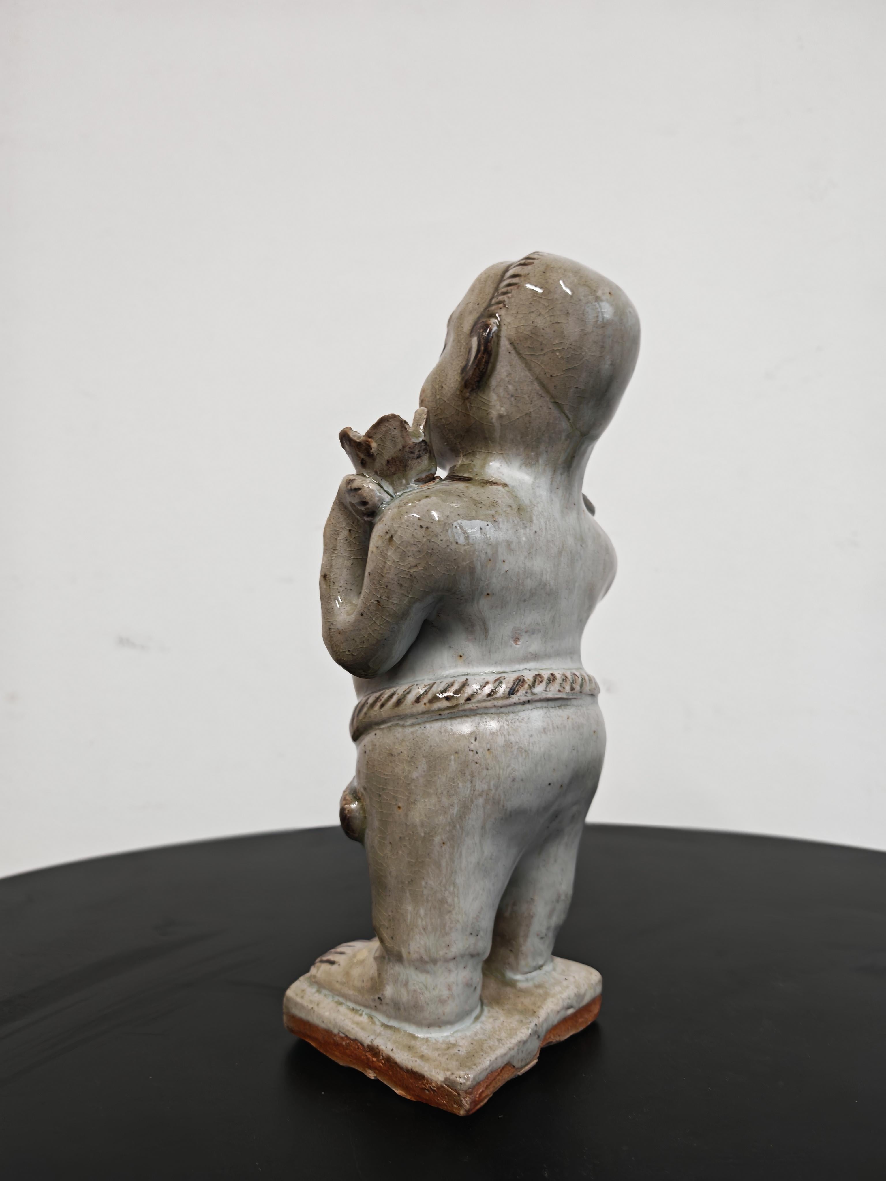 Figure inhabituelle en poterie chinoise de style dynastie Song Cizhou, 18e siècle en vente 2