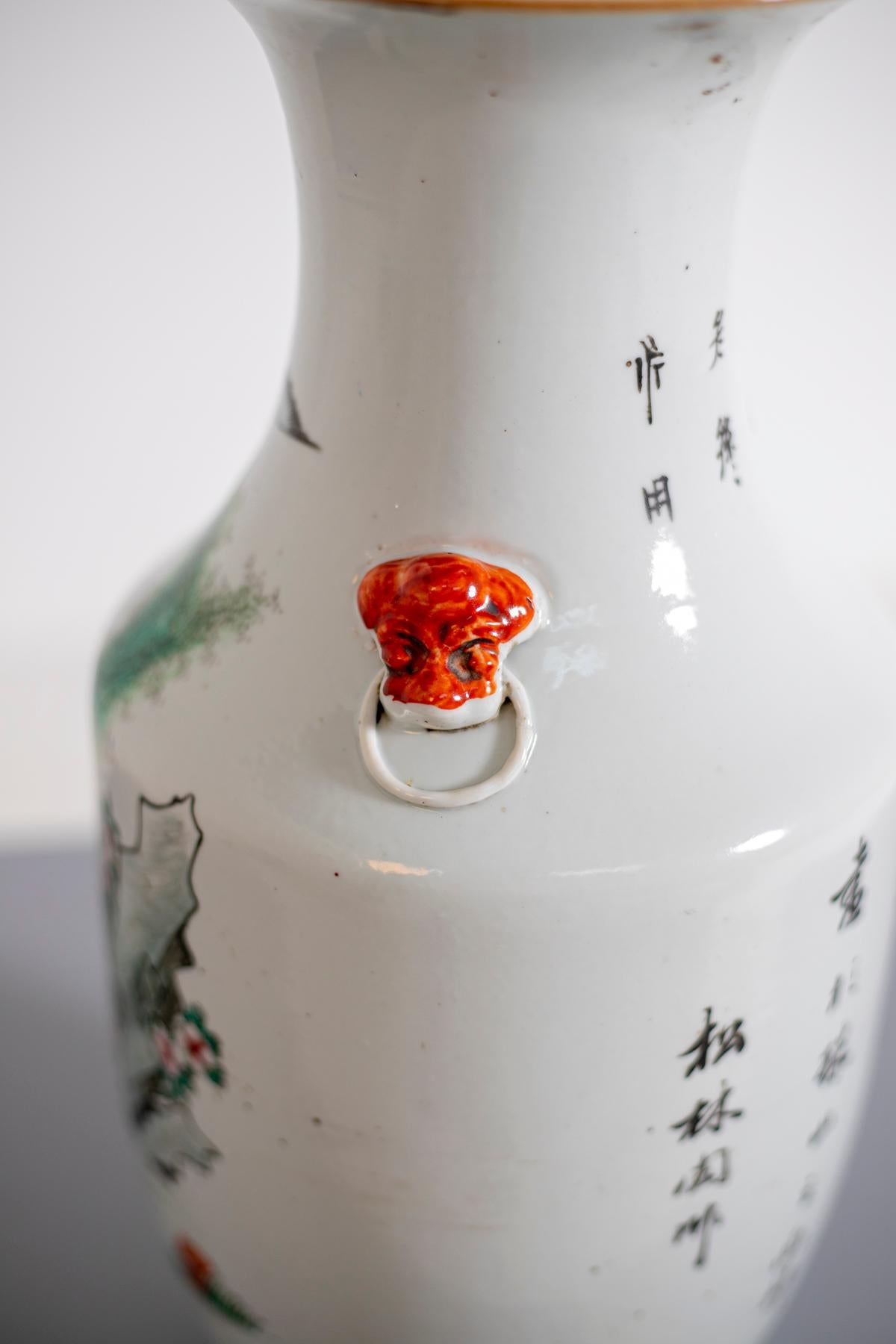 Exportation chinoise Vase chinois de la dynastie Ch'ing représentant une femme avec un cerf en vente