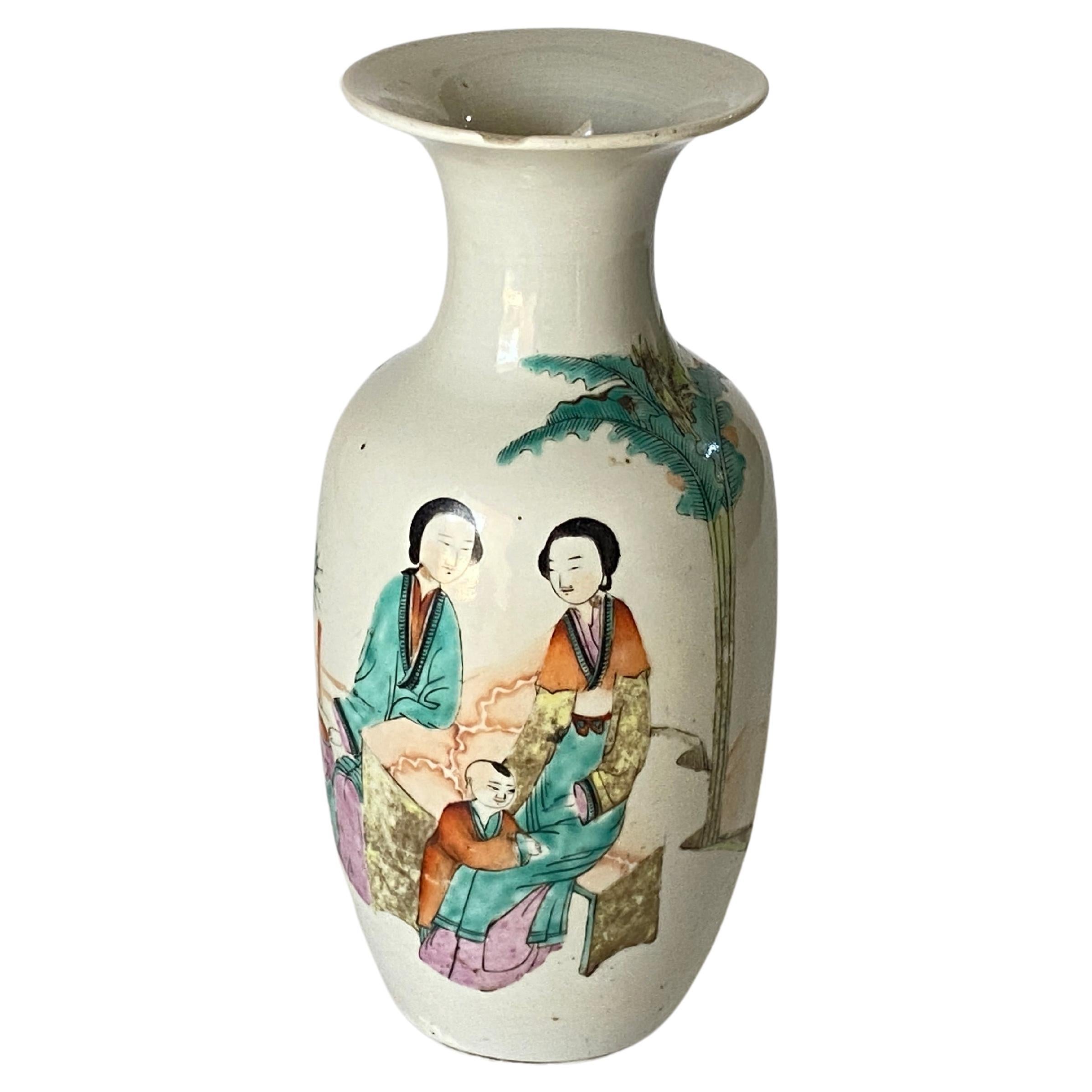 Chinese Vase in Porcelaine, Hand Painted, China, circa 1920 For Sale