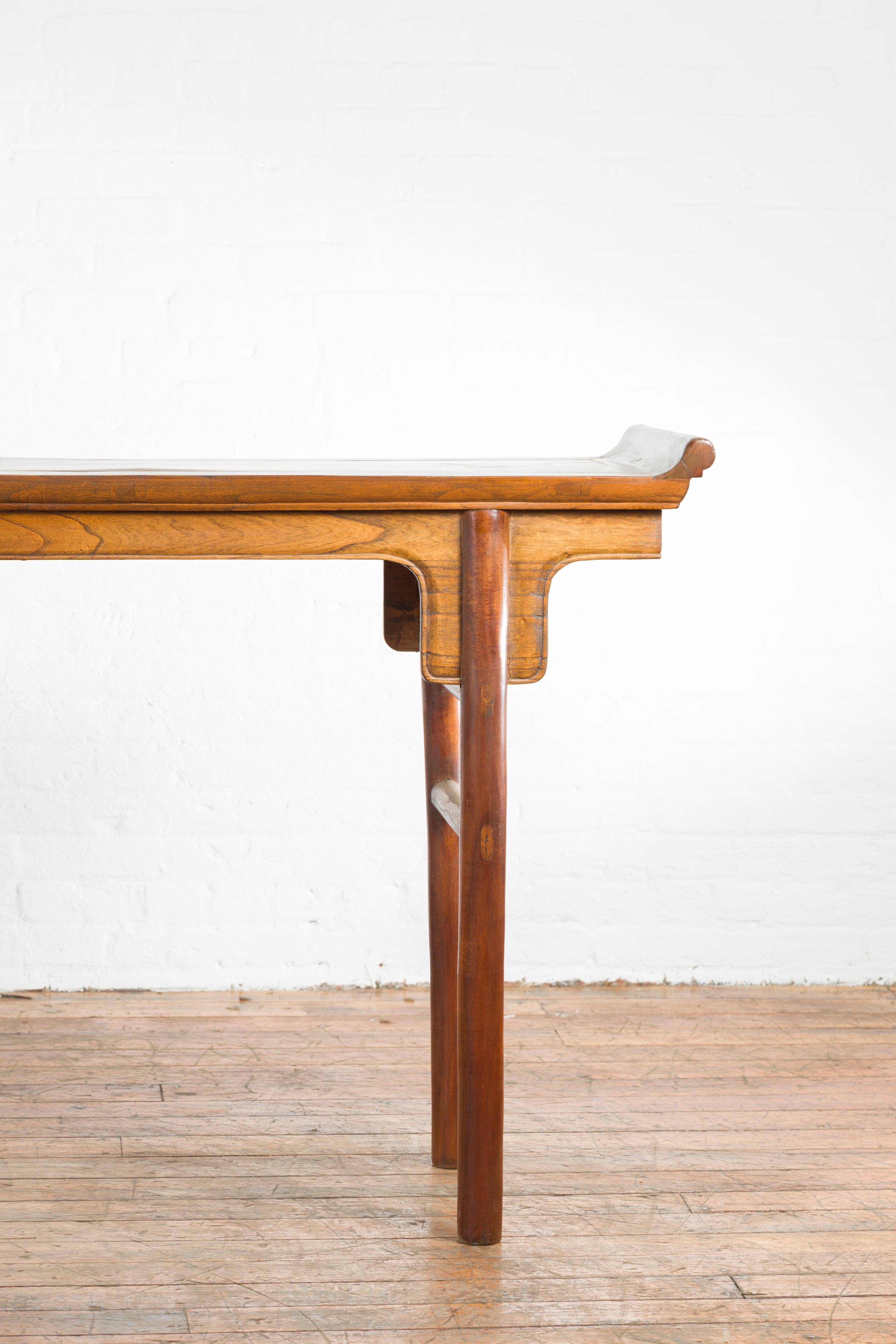 20th Century Chinese Vintage Altar Table with Everted Flanges and Natural Brown Patina For Sale