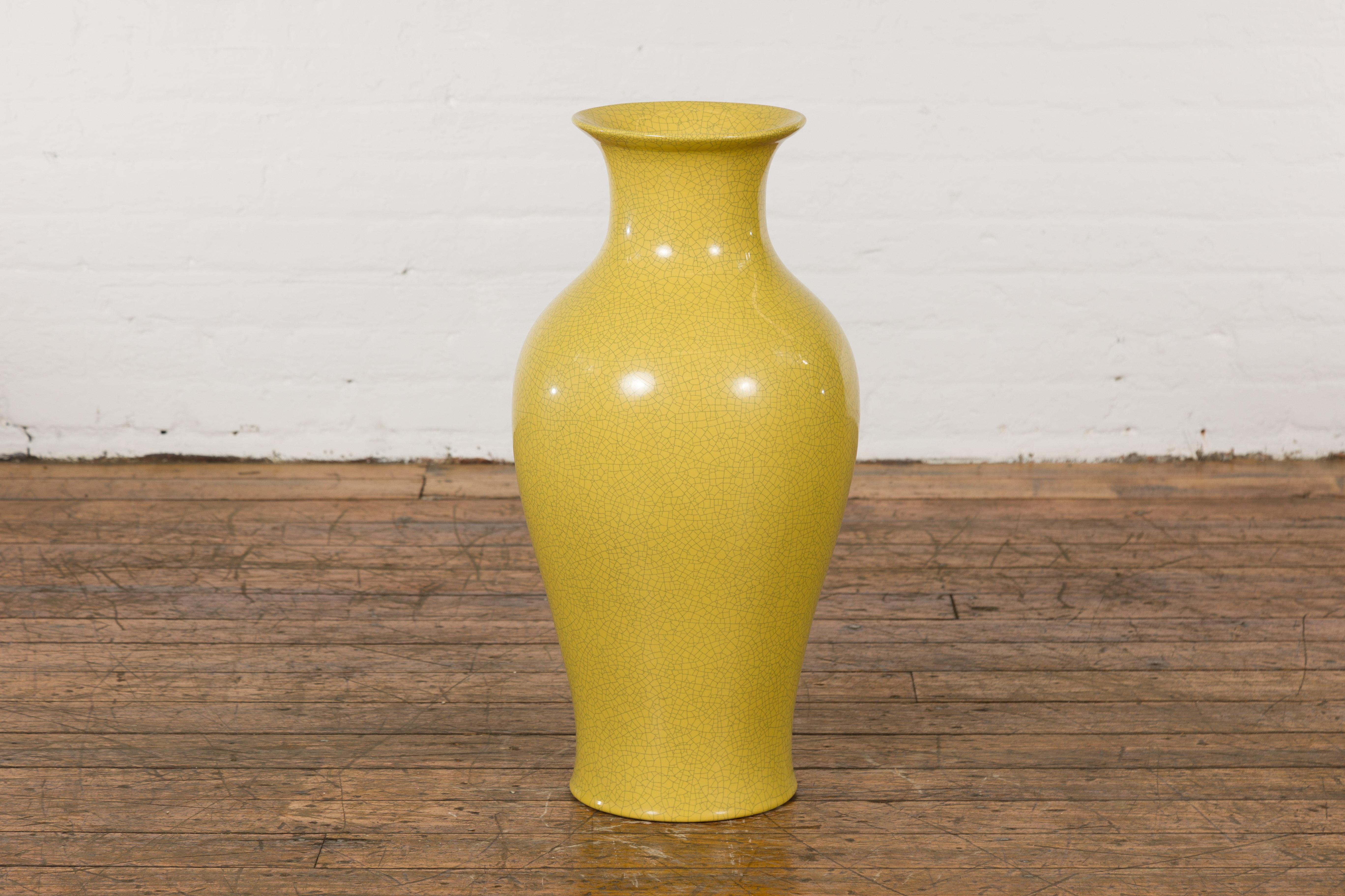 Chinese Vintage Altar Vase with Yellow Crackle Finish and Flaring Neck For Sale 6