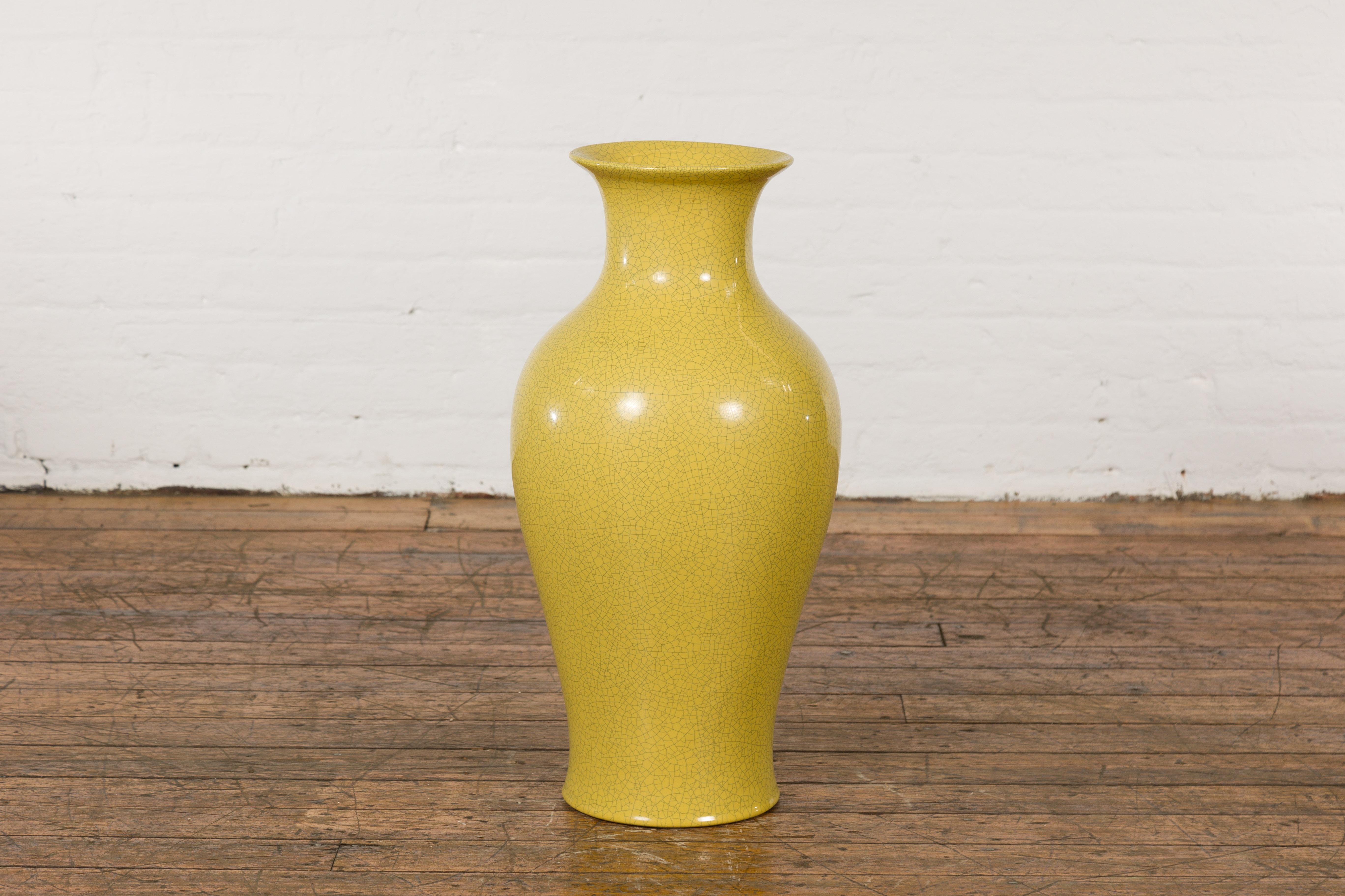 Chinese Vintage Altar Vase with Yellow Crackle Finish and Flaring Neck For Sale 7