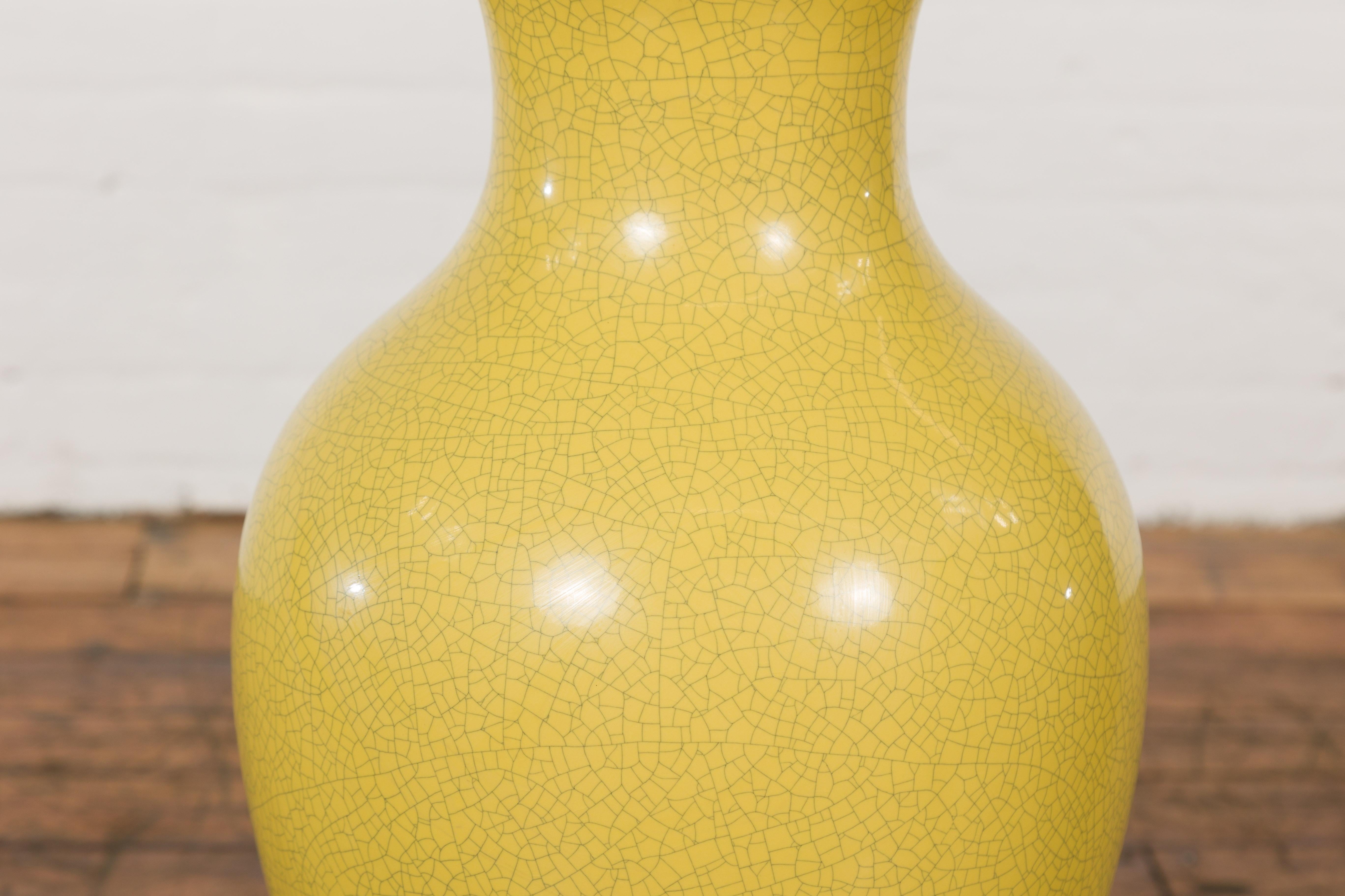 Chinese Vintage Altar Vase with Yellow Crackle Finish and Flaring Neck For Sale 1