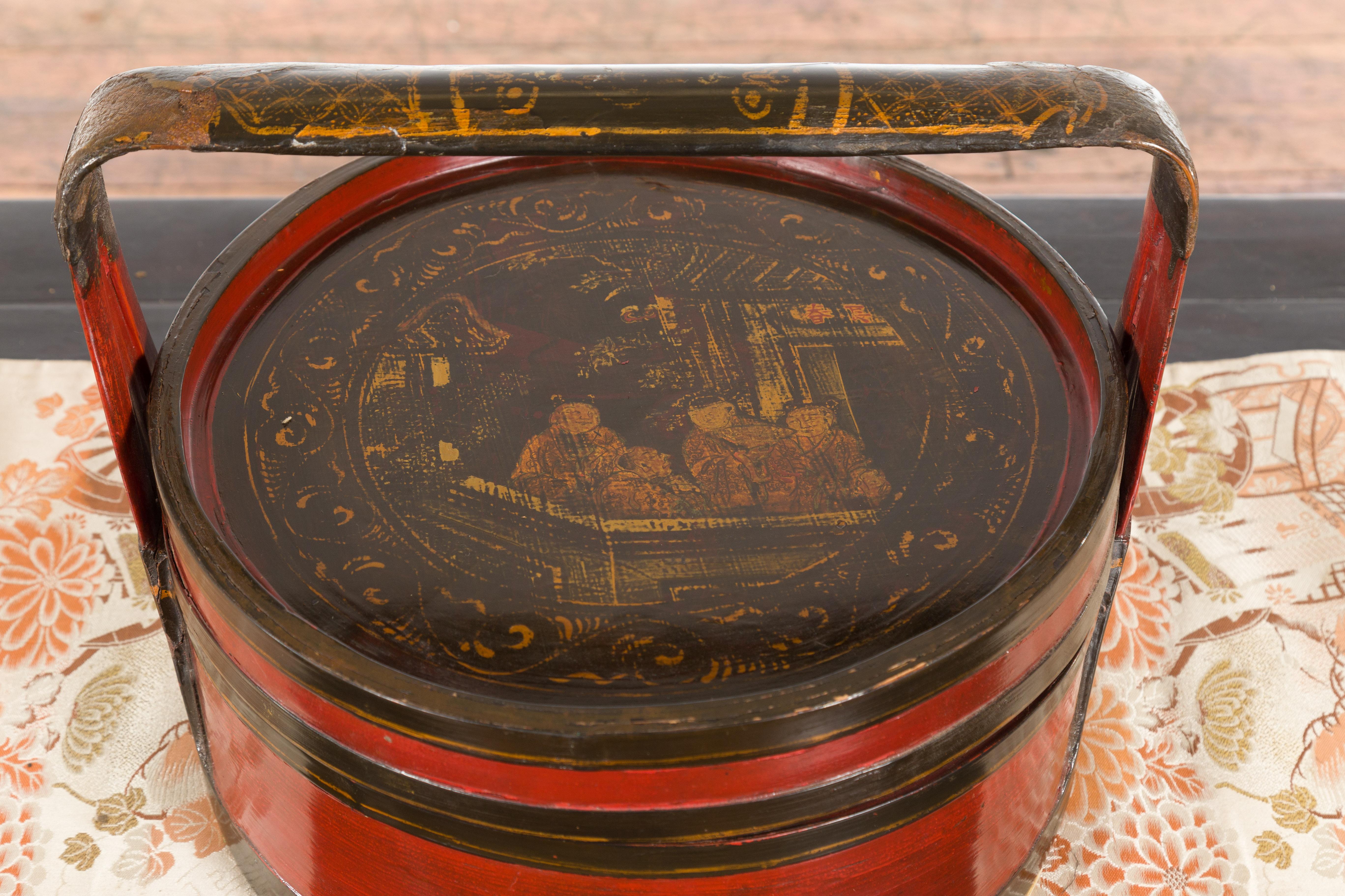 Chinese Vintage Black and Red Round Picnic Basket with Gilt Chinoiserie Décor For Sale 2