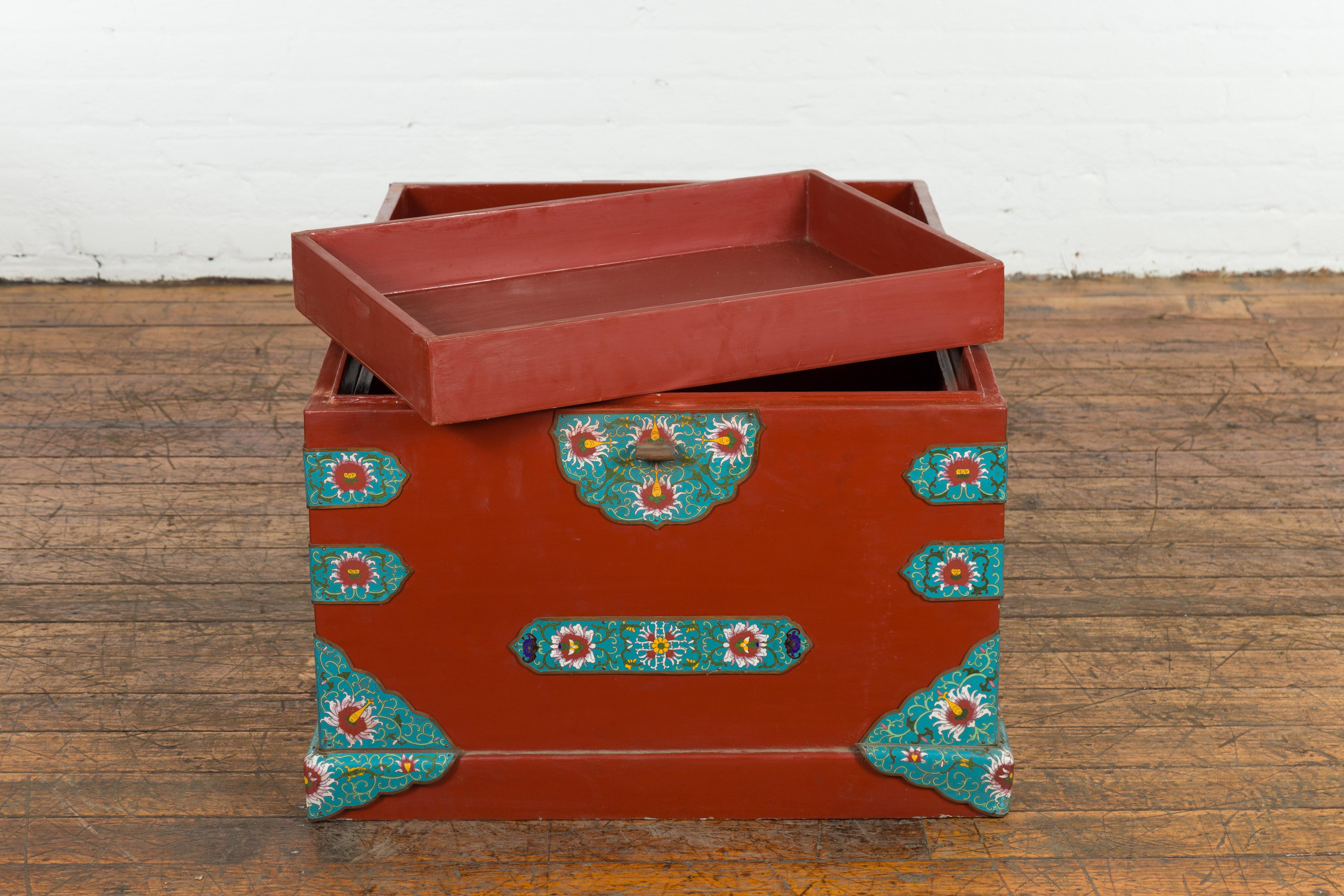 20th Century Chinese Vintage Blanket Chest with Red Lacquer and Cloisonné Floral Décor For Sale