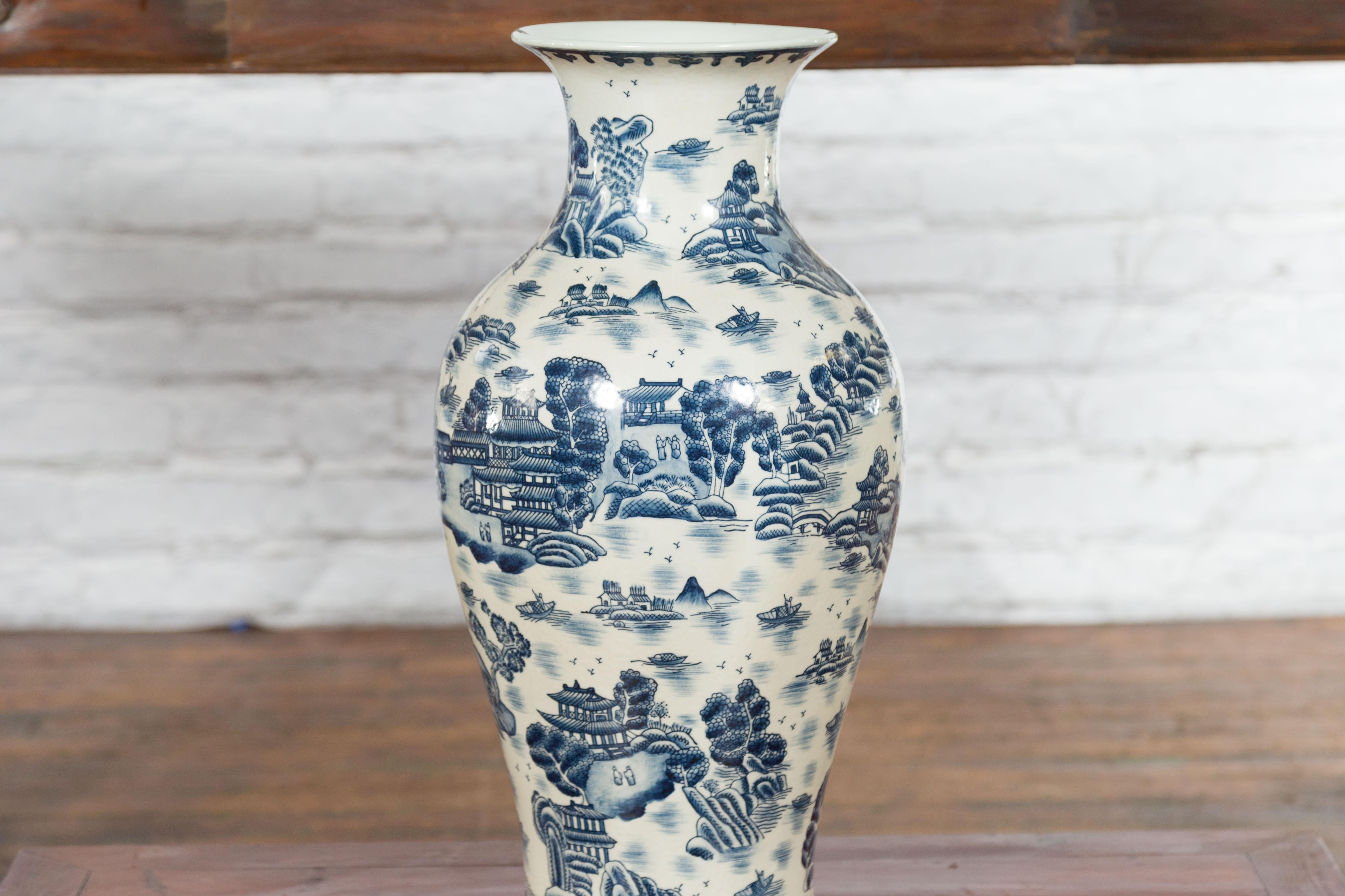 Chinese Vintage Blue and White Porcelain Vase with Landscapes and Architectures For Sale 3