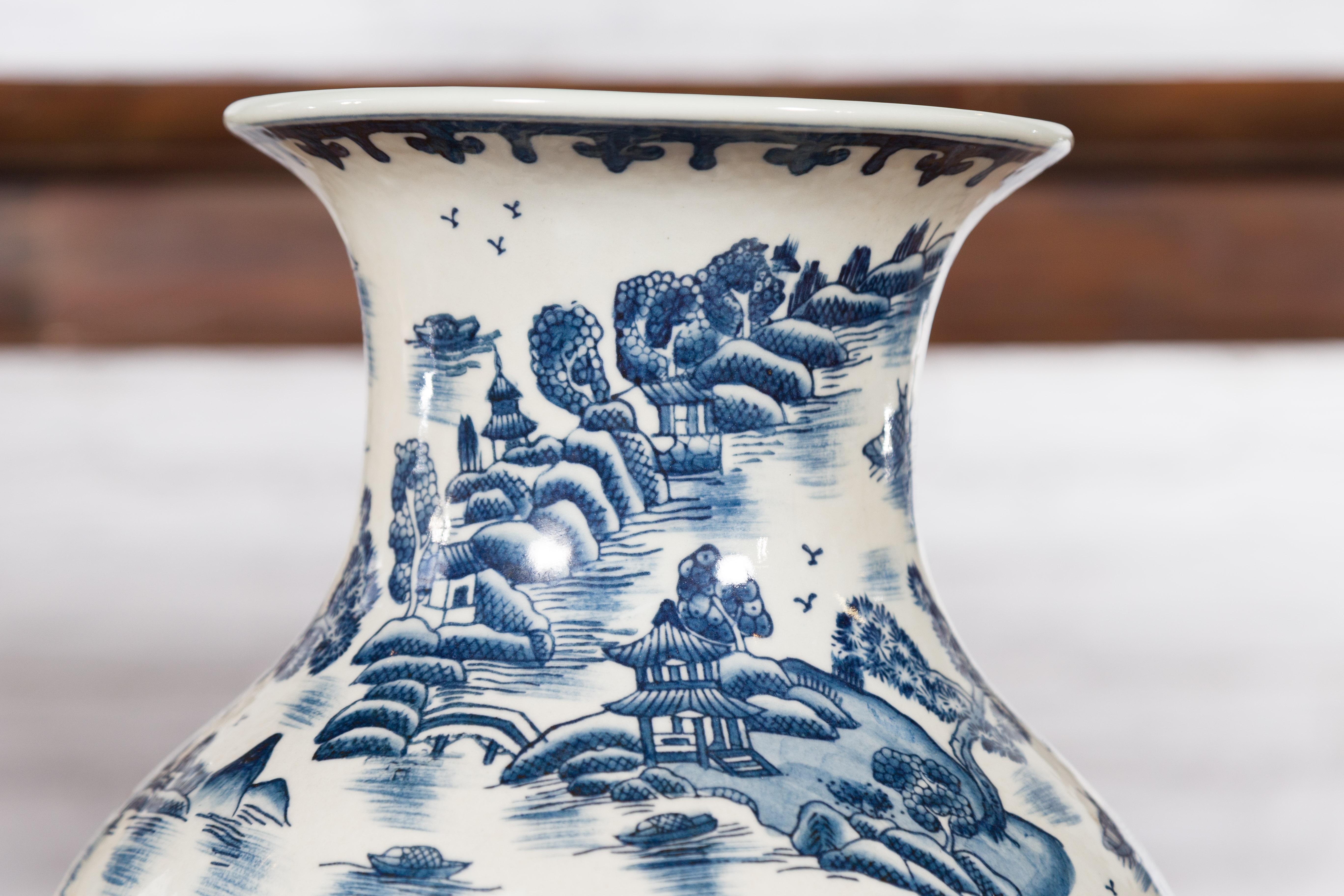 Chinese Vintage Blue and White Porcelain Vase with Landscapes and Architectures For Sale 5