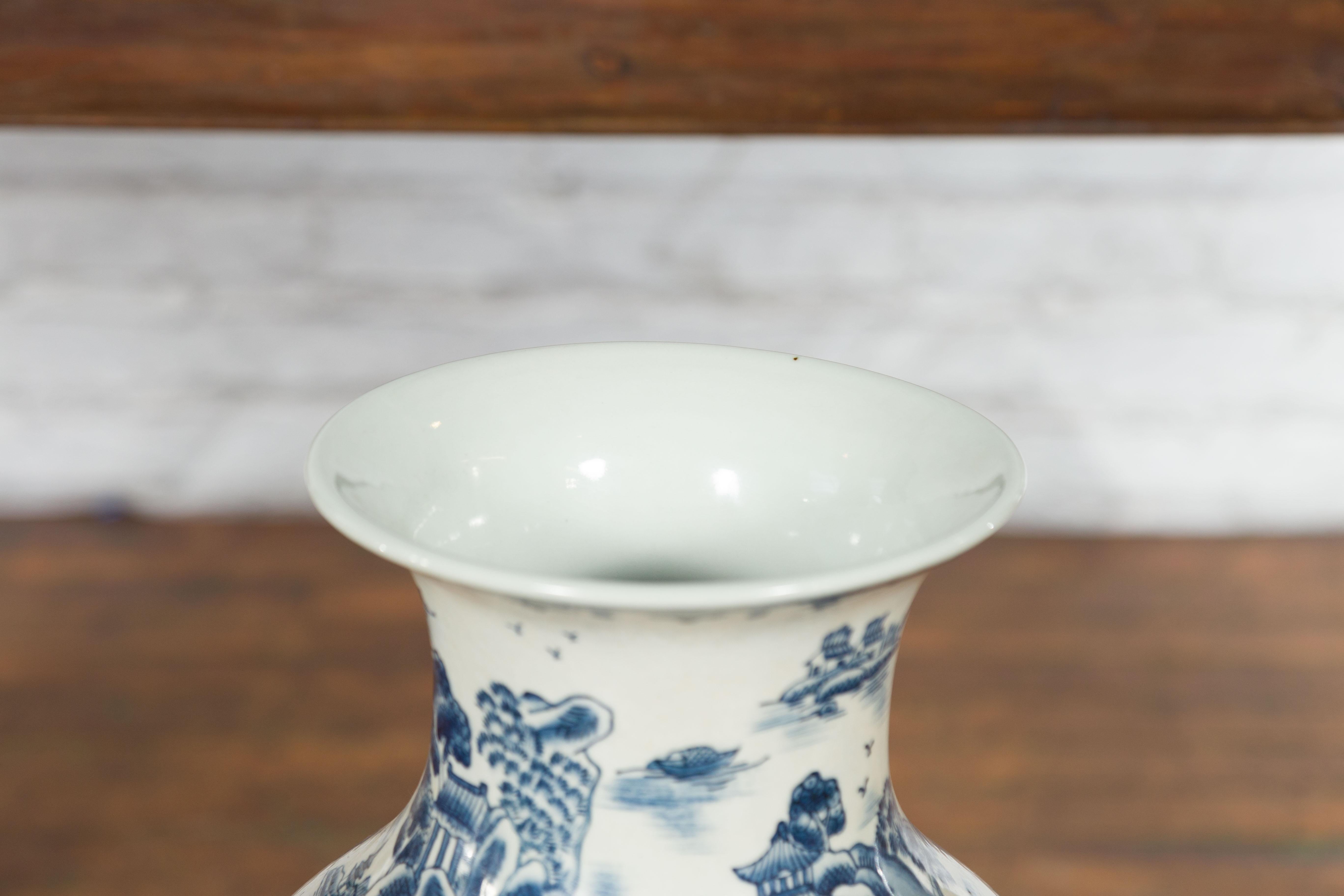 Chinese Vintage Blue and White Porcelain Vase with Landscapes and Architectures For Sale 4