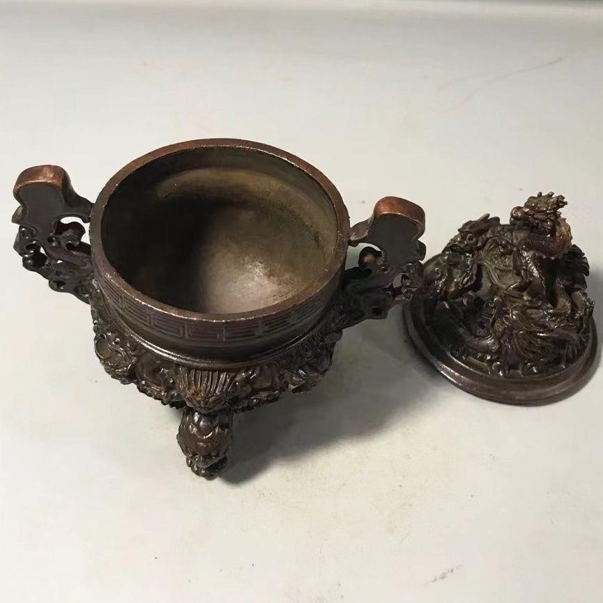 XX secolo Bruciatore d'incenso cinese in bronzo d'epoca con disegno del drago in vendita