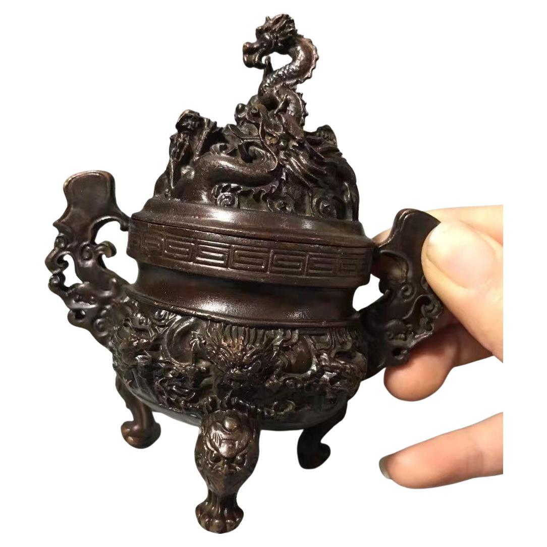 Bruciatore d'incenso cinese in bronzo d'epoca con disegno del drago in vendita