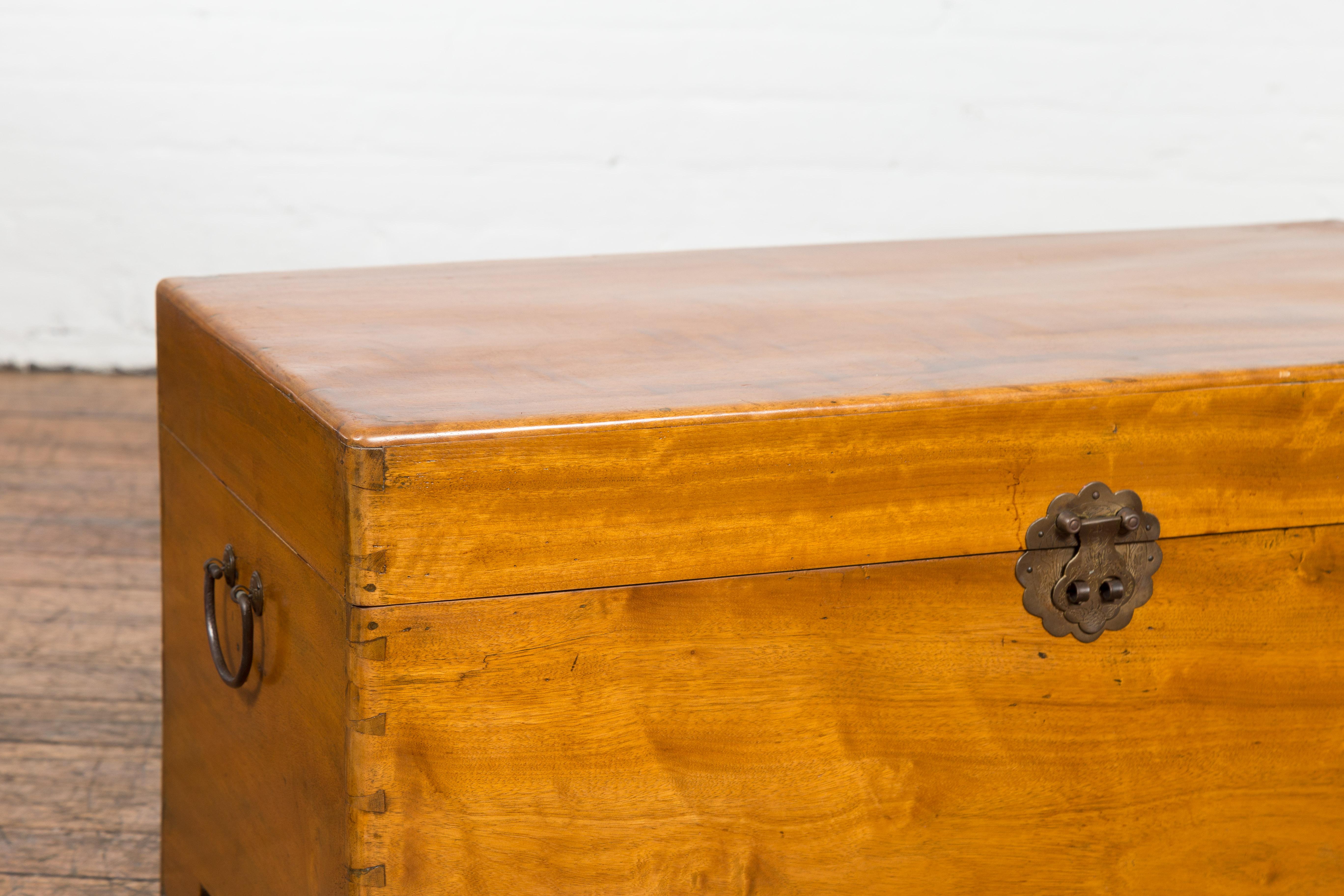 Chinese Vintage Camphor Wood Blanket Chest with Brass Hardware For Sale 1