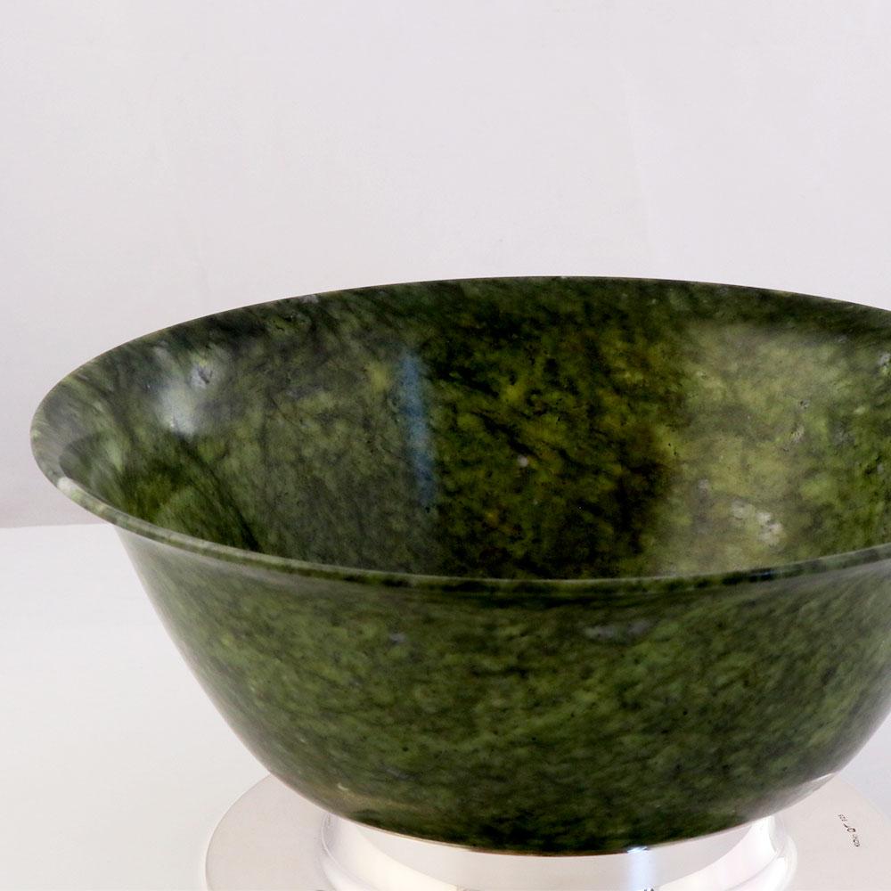 This contemporary modern piece is composed by a vintage carved chinese natural Jade Bowl with handmade sterling silver 925 base by Alcino Silversmith 1902. 

This piece was designed and produced in our workshop in Porto, Portugal. 
It is all in