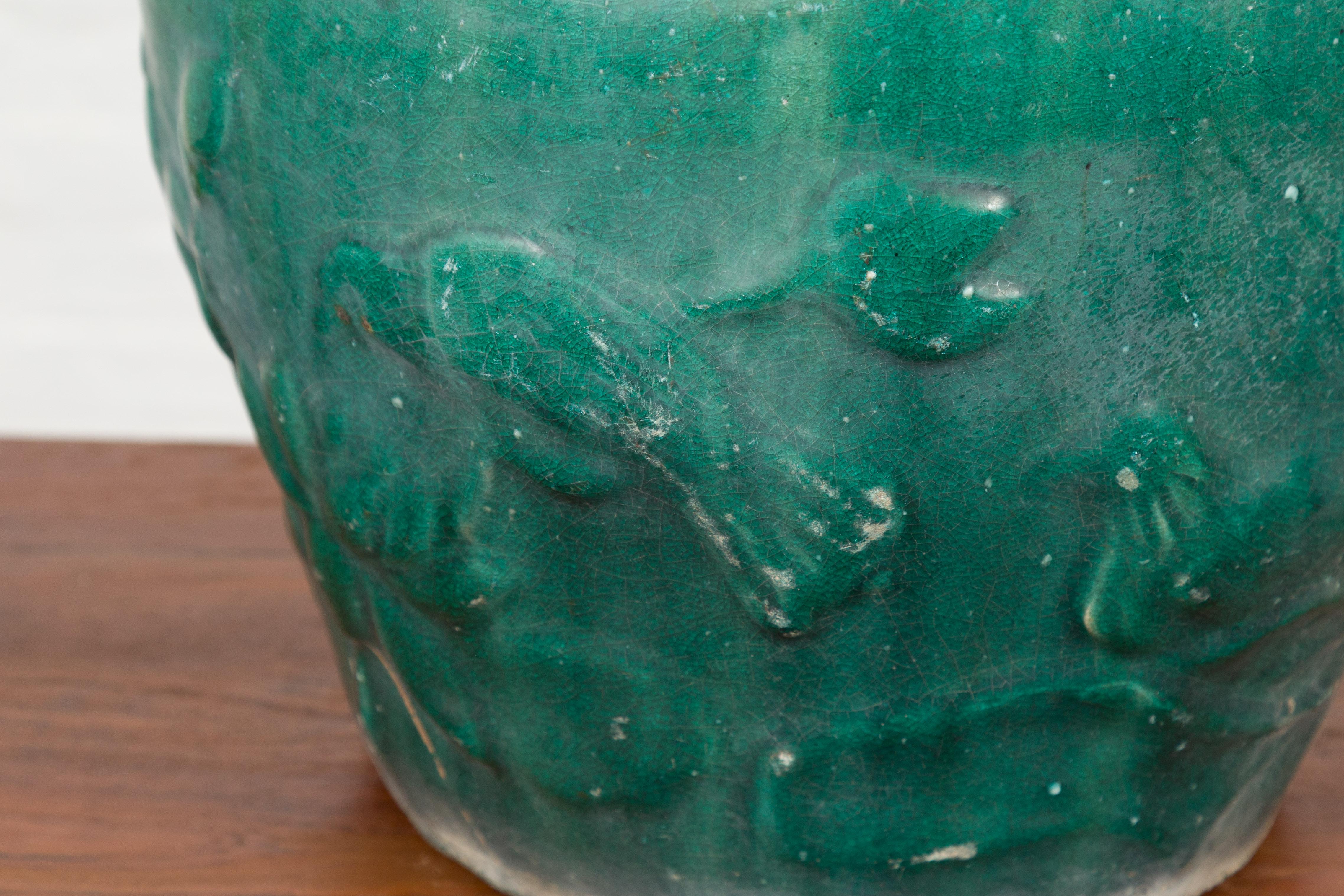 Céramique Vase jardinière en céramique émaillée verte avec motifs floraux et oiseaux en relief en vente