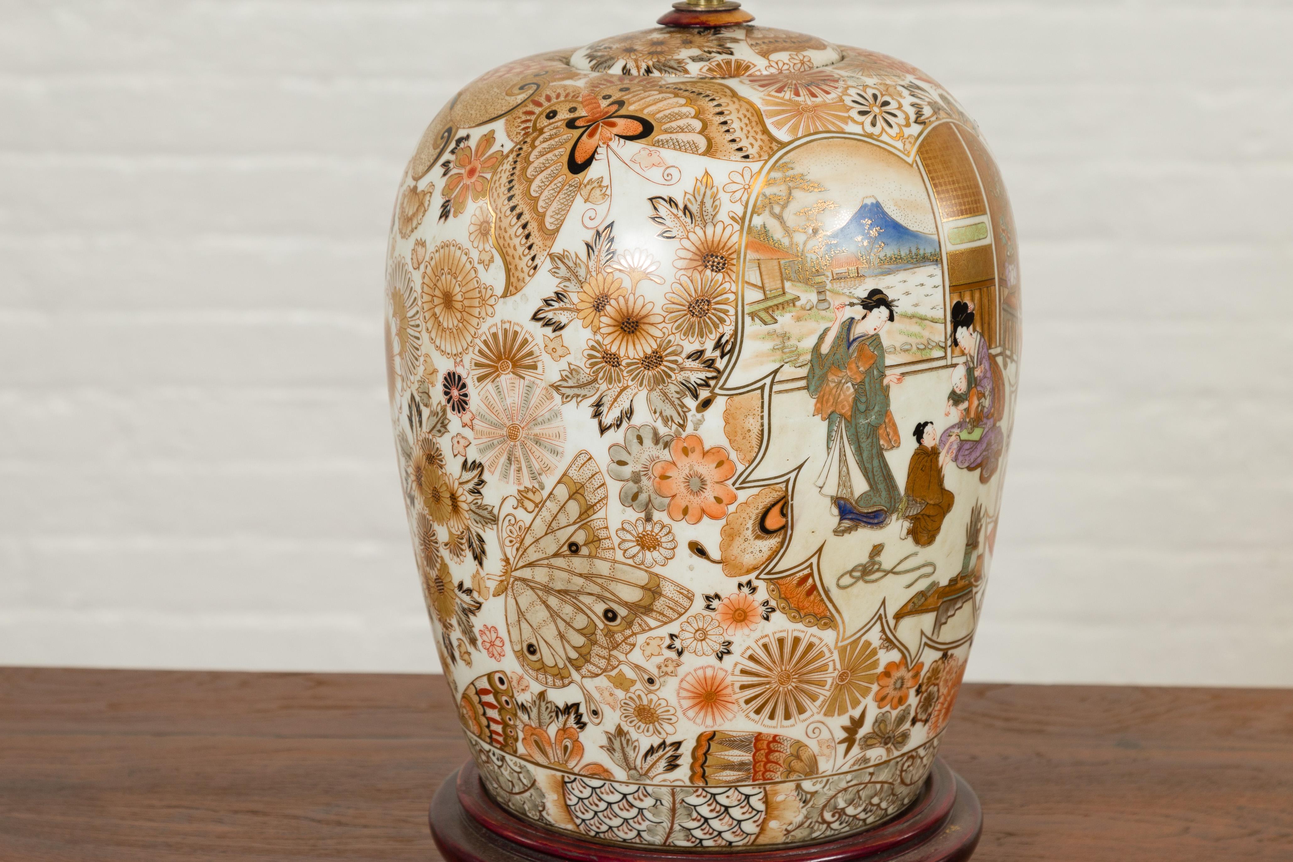Porcelain Chinese Vintage Japanese Kutani Style Lamp with Court Scenes and Wooden Base For Sale