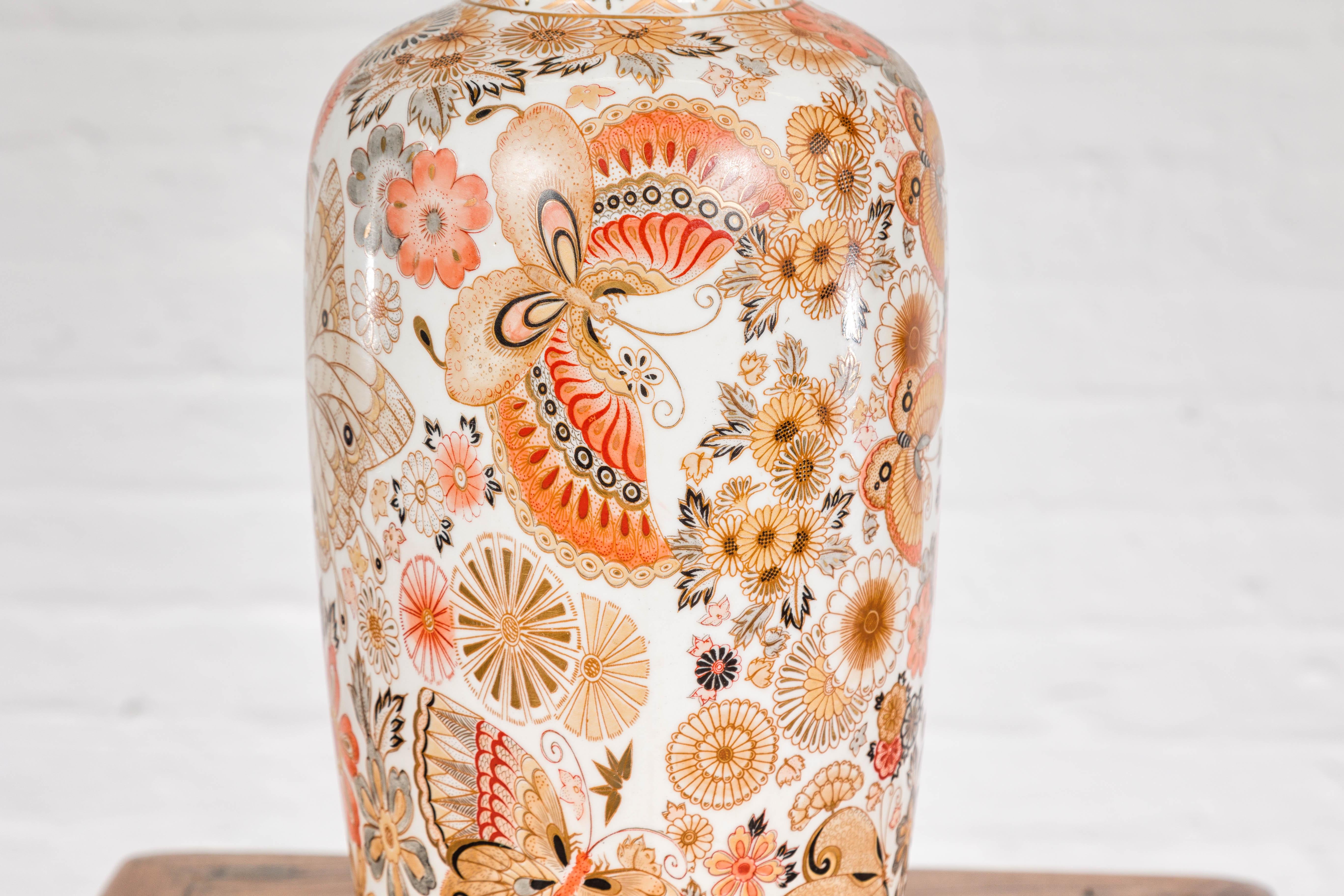 Chinese Vintage Japanese Kutani Style Vase with Flowers and Butterflies For Sale 2