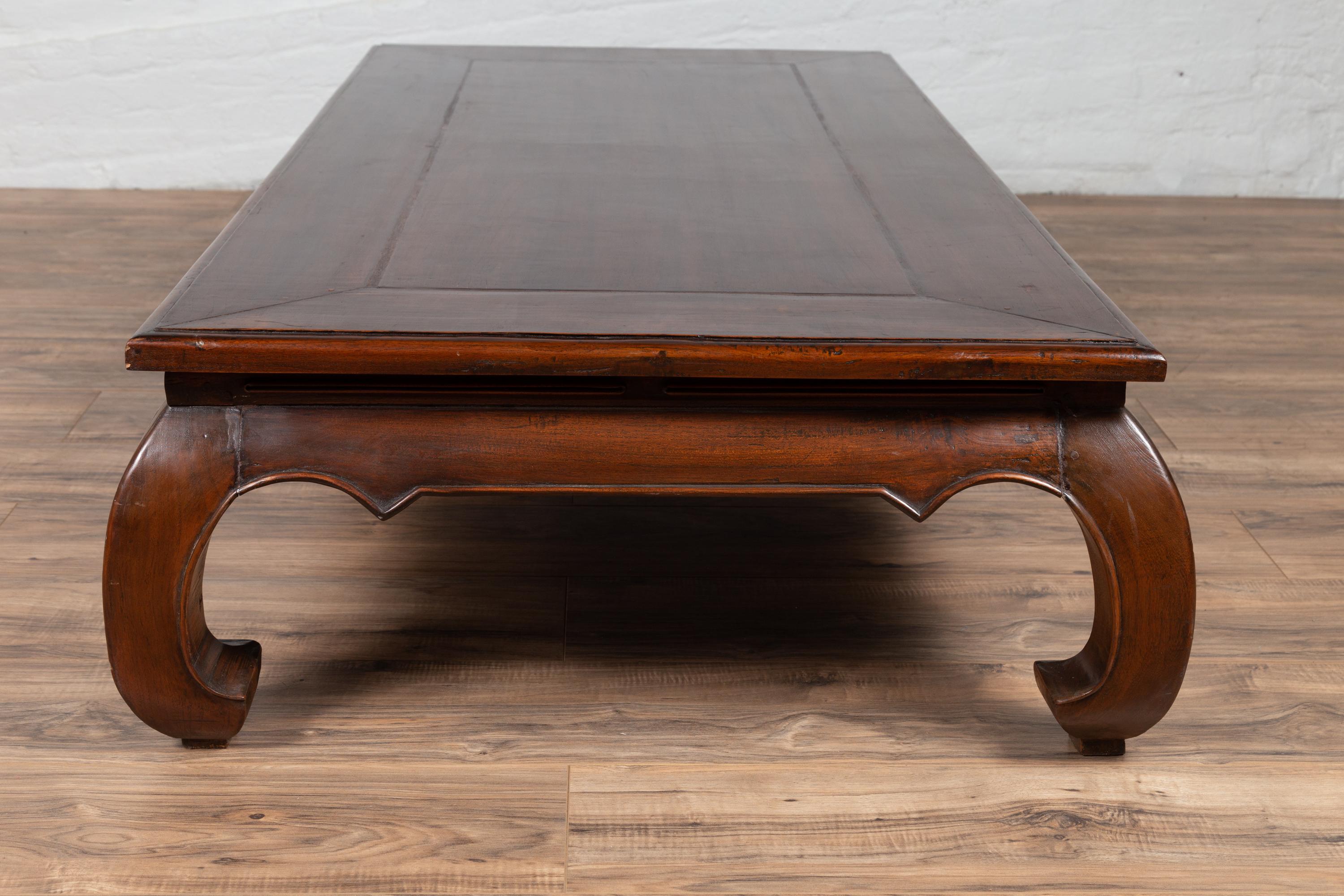 Chinese Vintage Large Coffee Table with Bulging Chow Legs and Walnut Patina 6