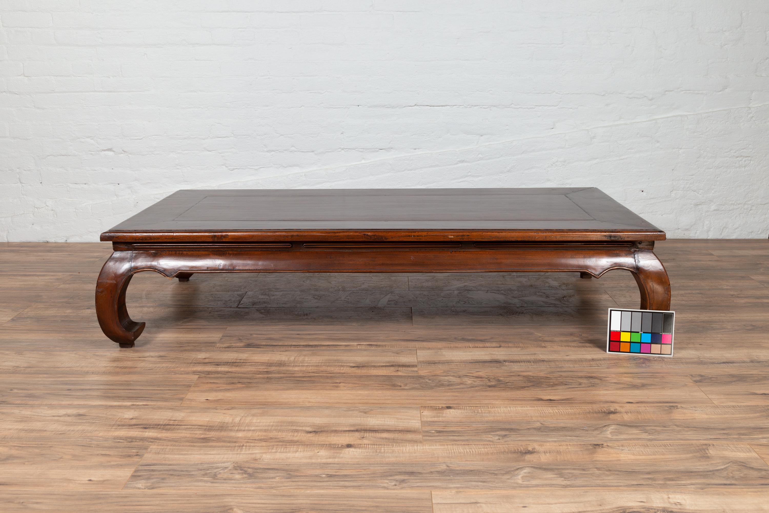 Chinese Vintage Large Coffee Table with Bulging Chow Legs and Walnut Patina 8