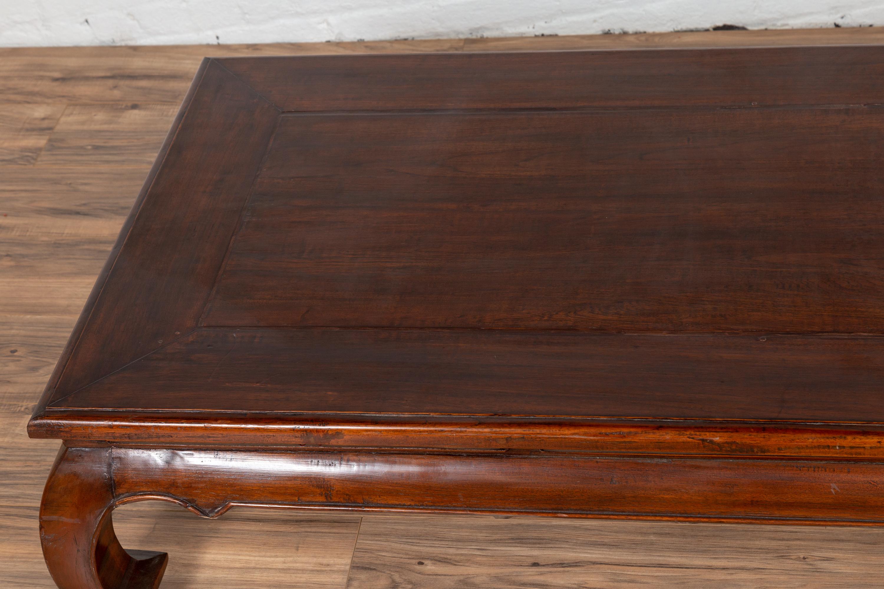 Chinese Vintage Large Coffee Table with Bulging Chow Legs and Walnut Patina 1