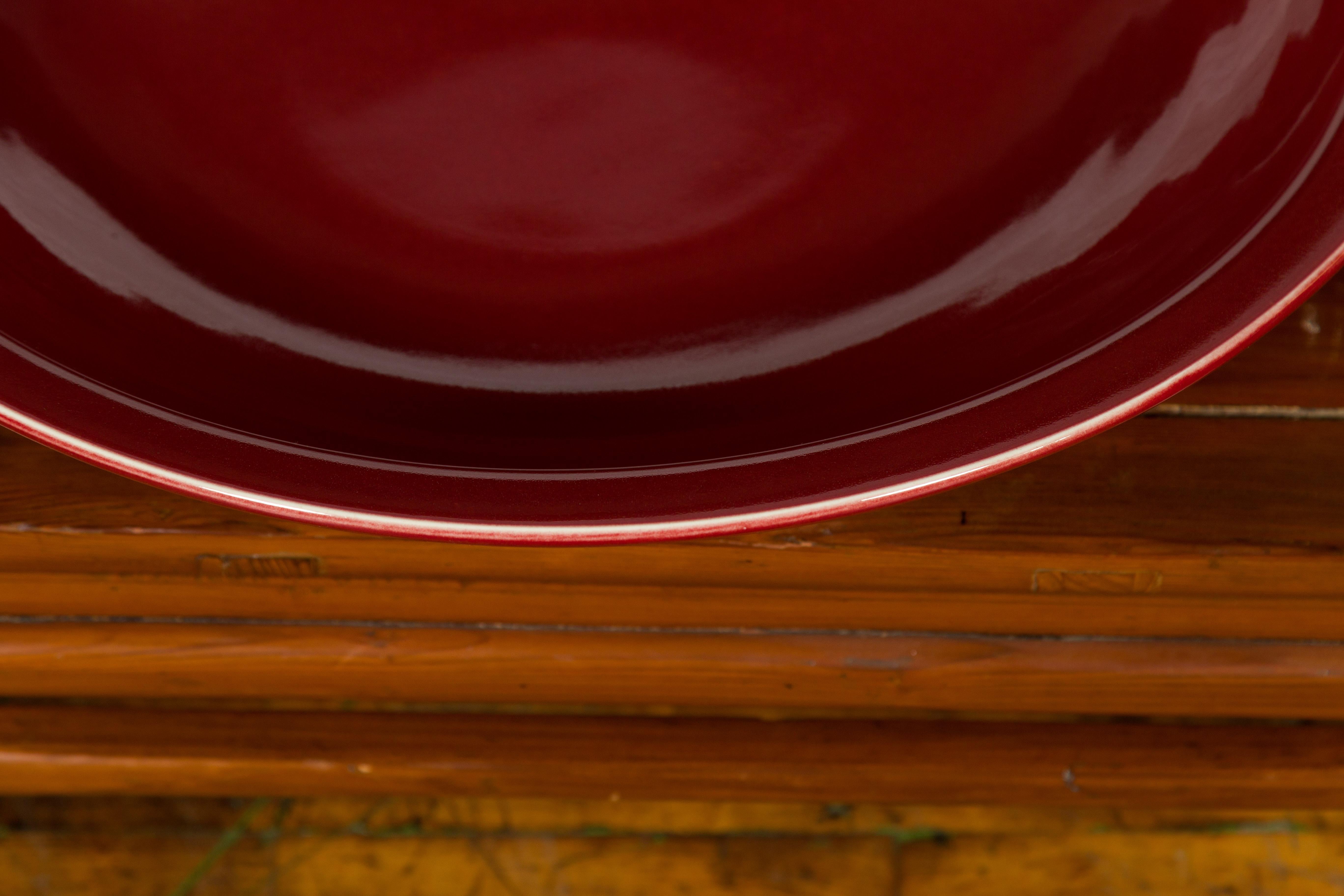 Grand plateau vintage en porcelaine couleur sang de bœuf en vente 3