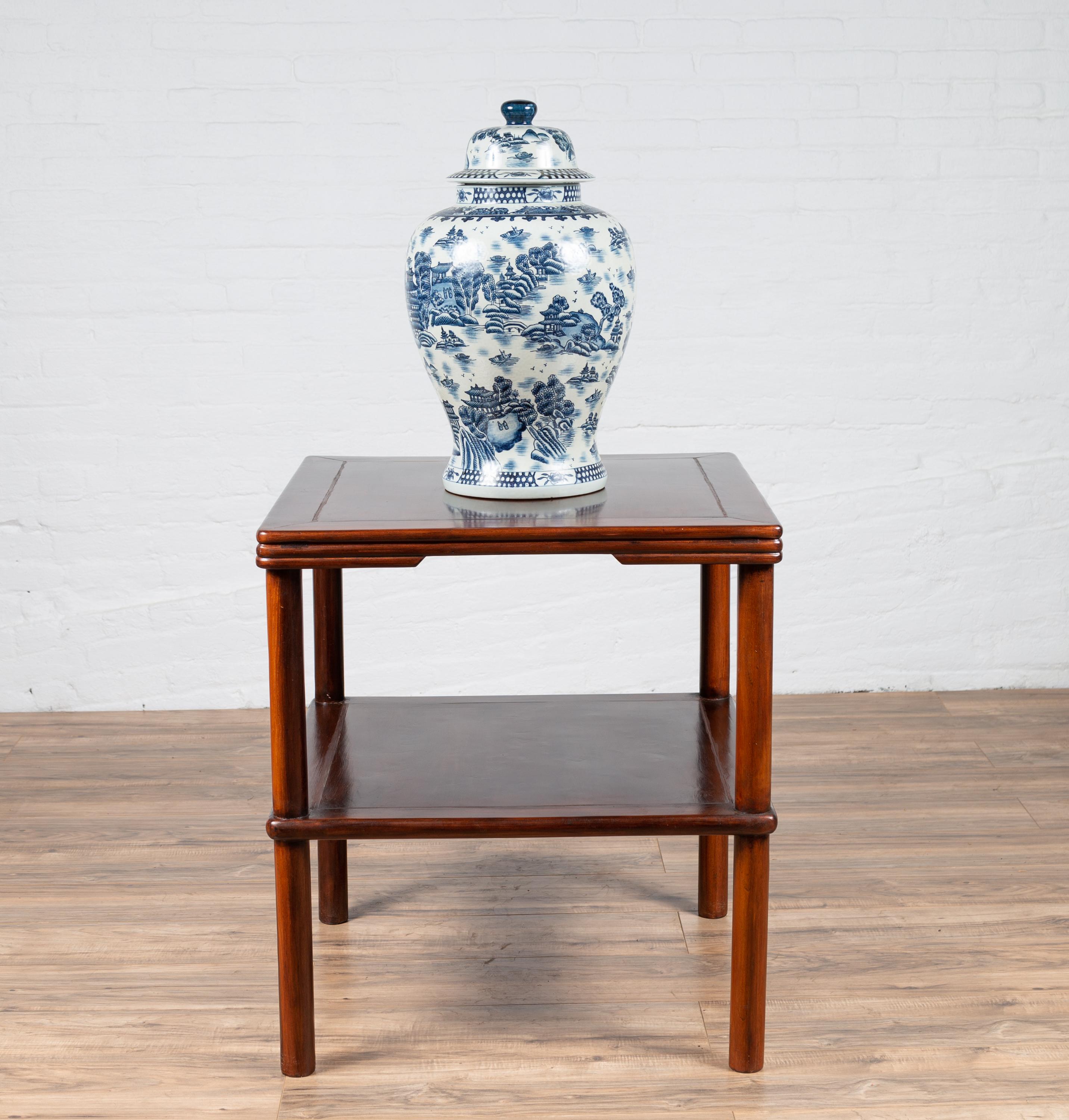 Chinese Vintage Midcentury Square-Shaped Side Table with Lower Shelf In Good Condition For Sale In Yonkers, NY