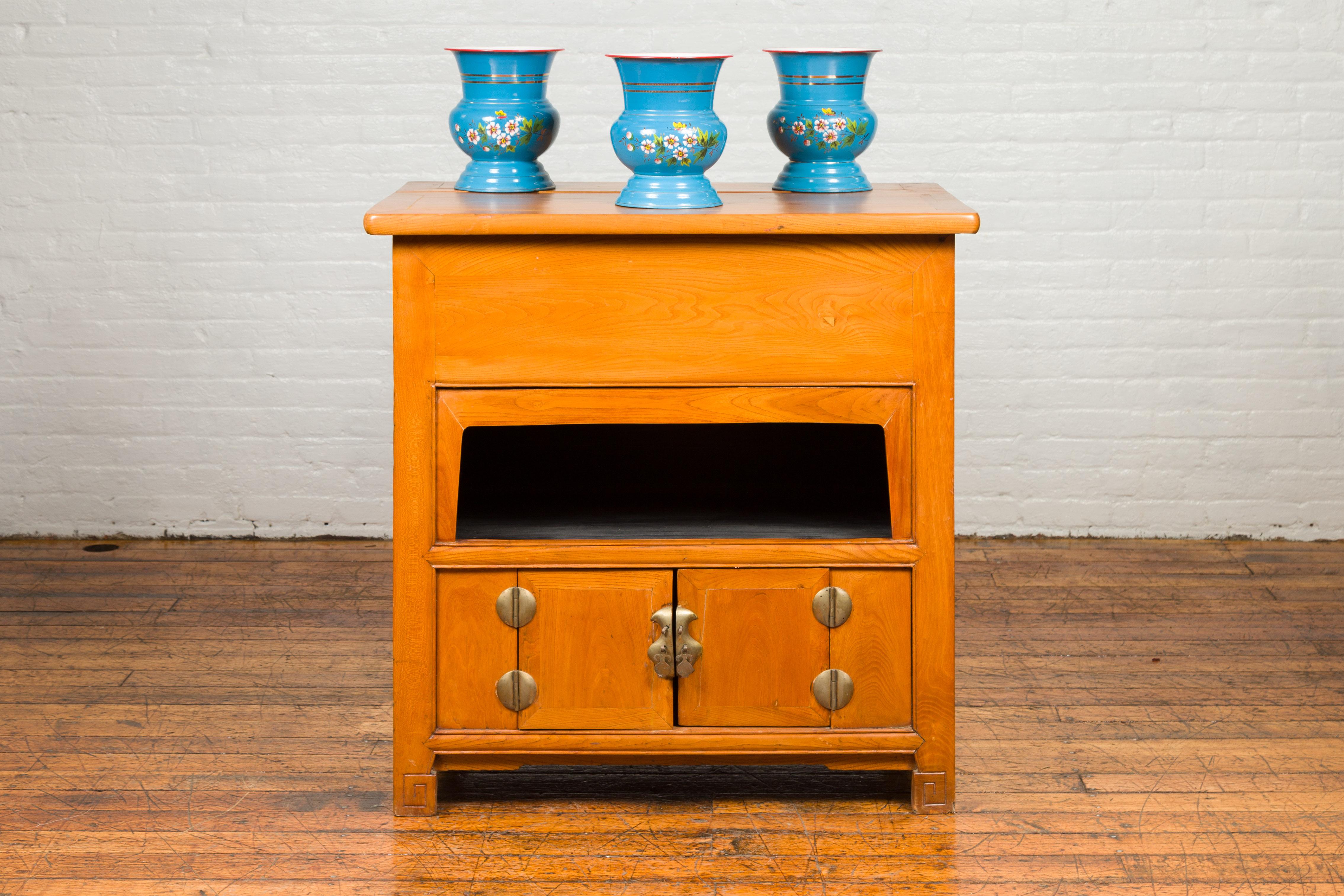 Chinese Vintage Natural Elmwood Console Cabinet with Removable Top and Doors In Good Condition For Sale In Yonkers, NY