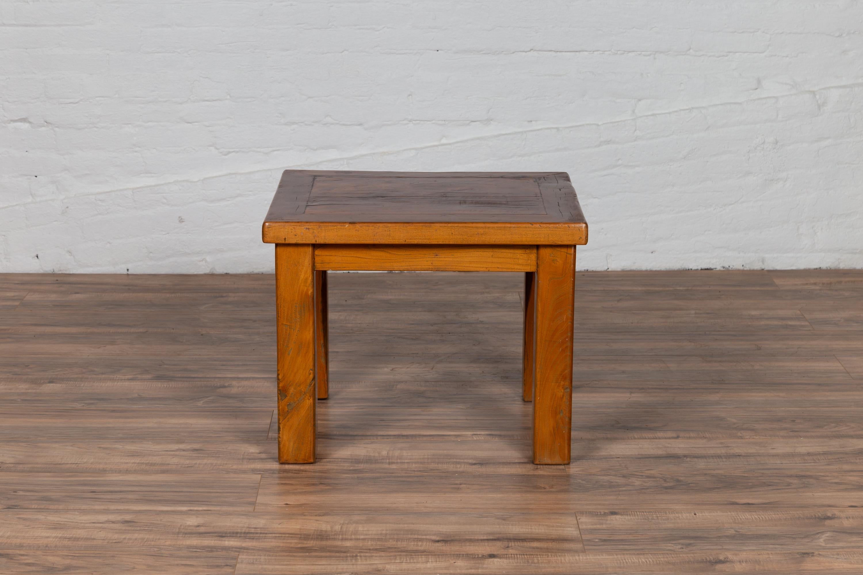 table with square legs