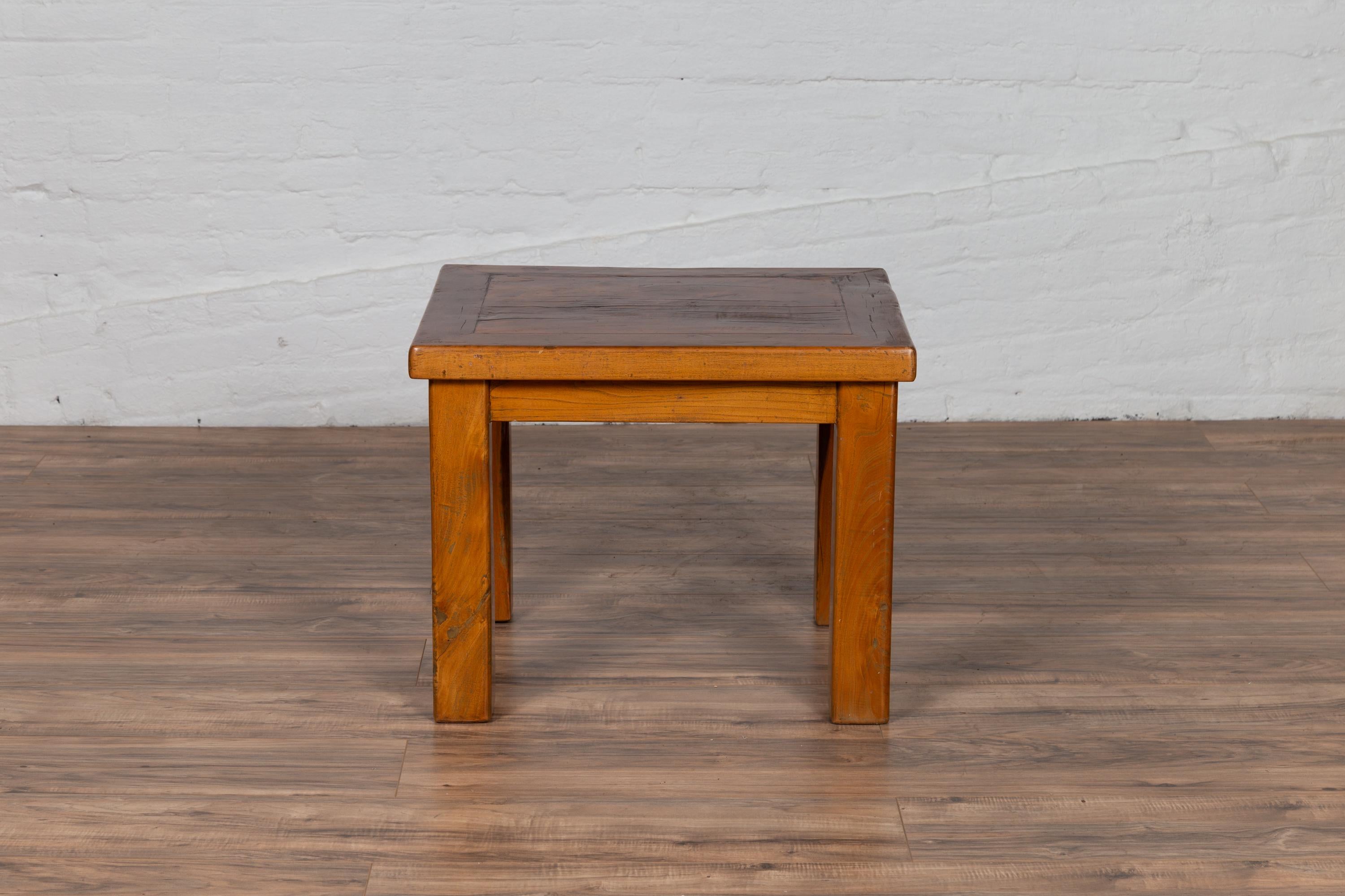 Chinois Table d'appoint basse minimaliste en bois naturel avec pieds carrés et design contemporain en vente