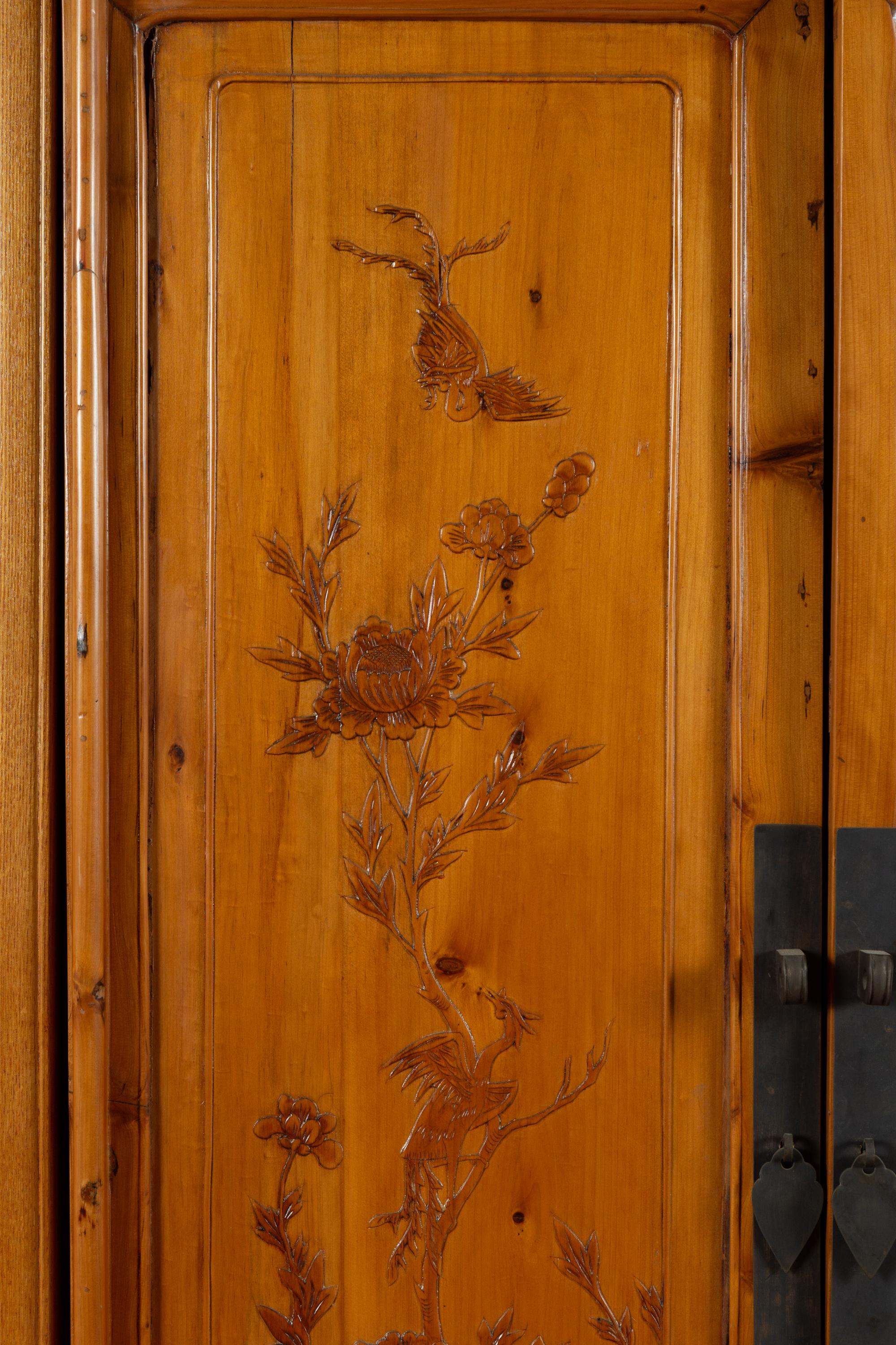 Chinese Vintage Natural Wood Two-Door Cabinet with Floral Décor and Drawers In Good Condition For Sale In Yonkers, NY