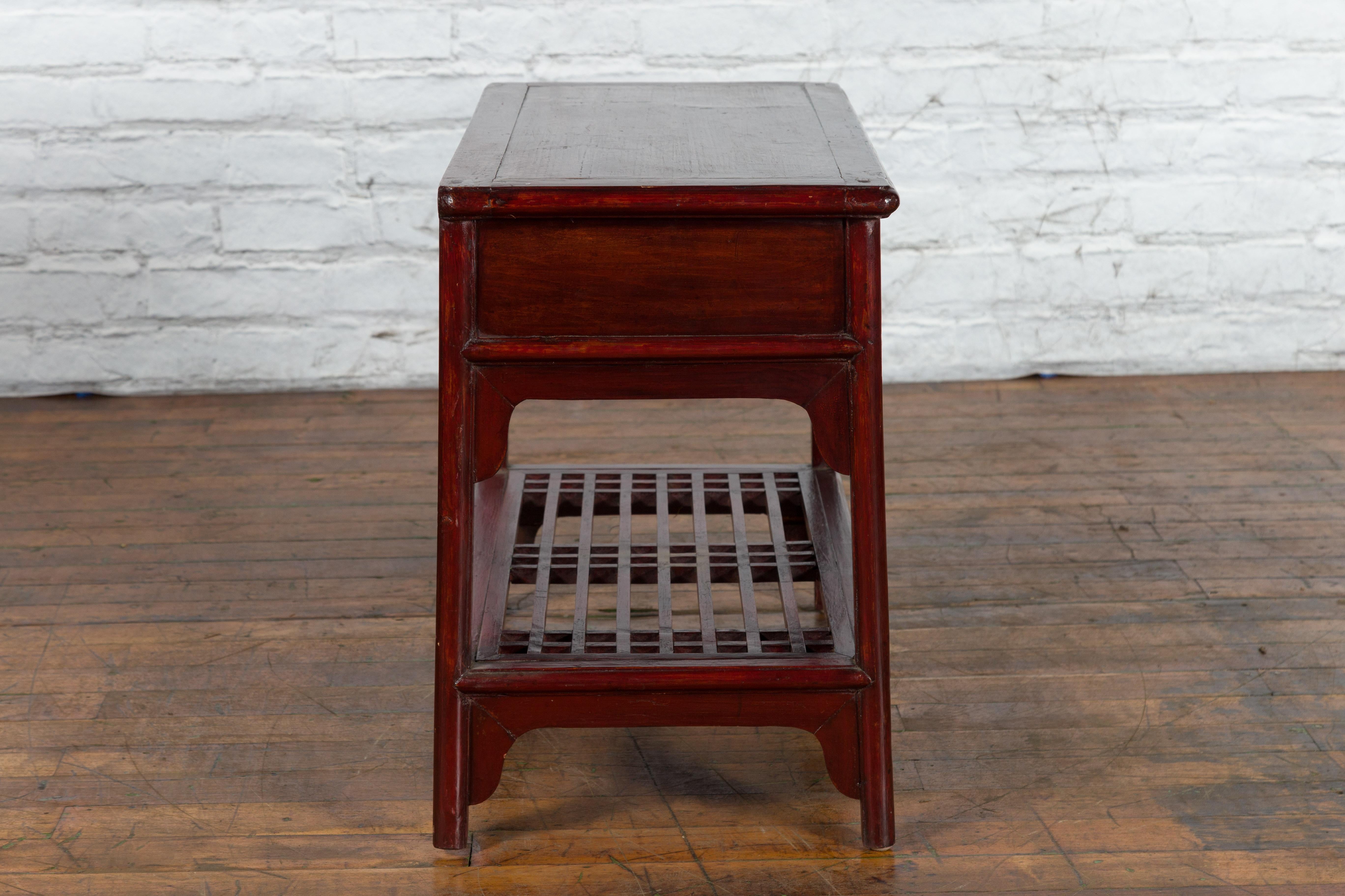 Chinesischer Vintage-Beistelltisch aus Oxblood-Lack mit zwei Schubladen und Lack-Regal im Angebot 6