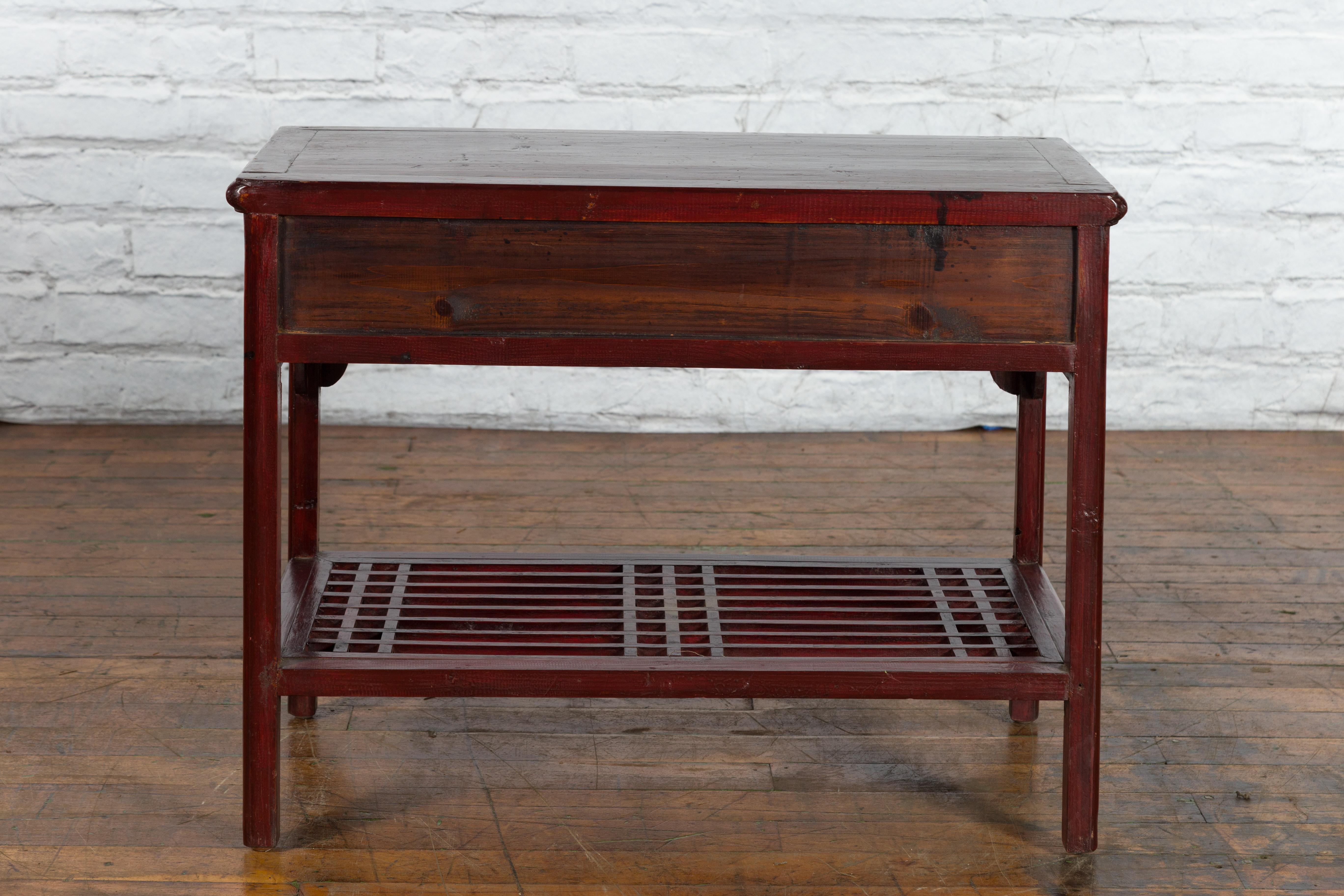 Chinesischer Vintage-Beistelltisch aus Oxblood-Lack mit zwei Schubladen und Lack-Regal im Angebot 7