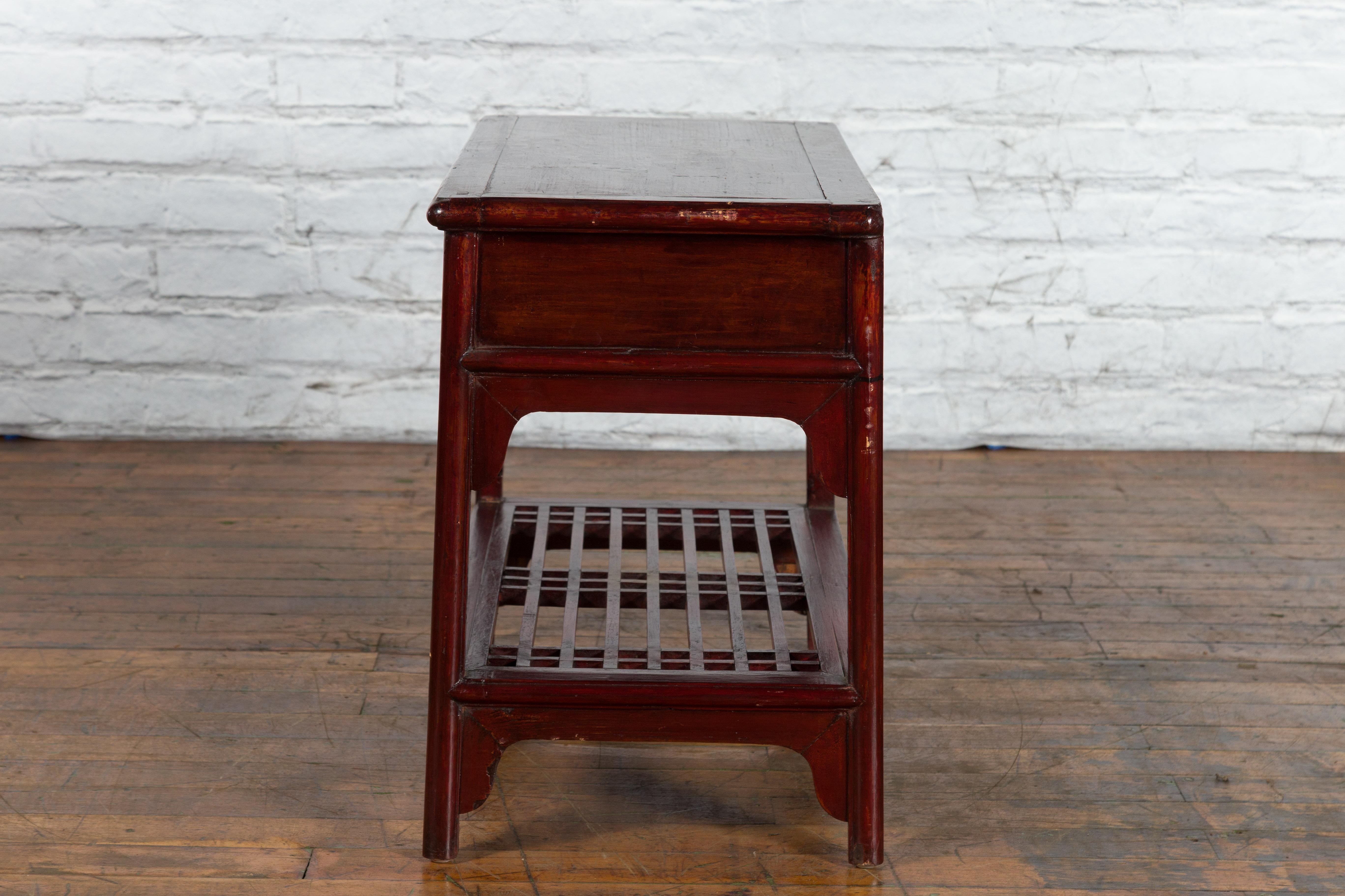 Chinesischer Vintage-Beistelltisch aus Oxblood-Lack mit zwei Schubladen und Lack-Regal im Angebot 8