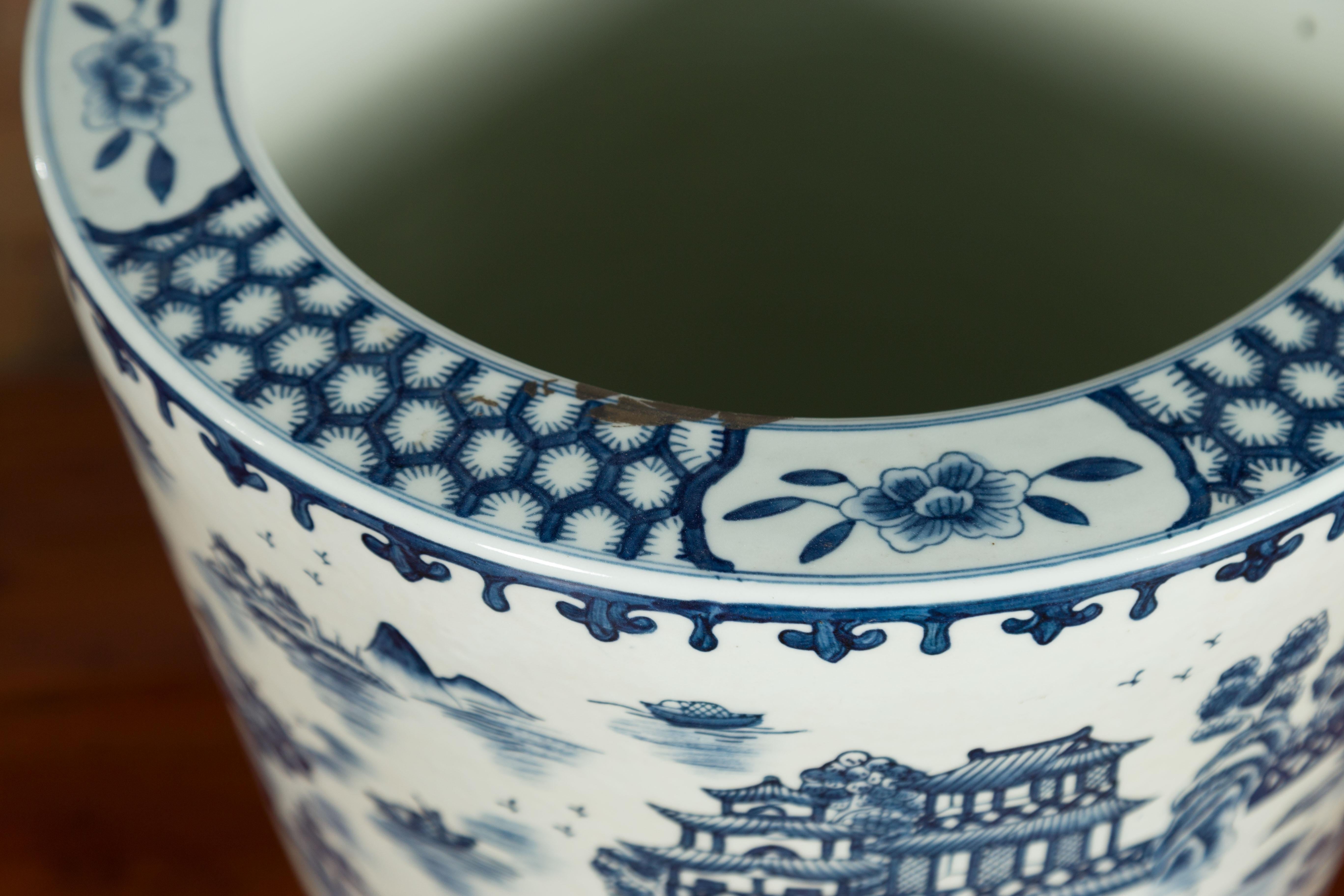 Porcelaine Jardinière vintage en porcelaine Cache-Pot avec paysage bleu et blanc en vente