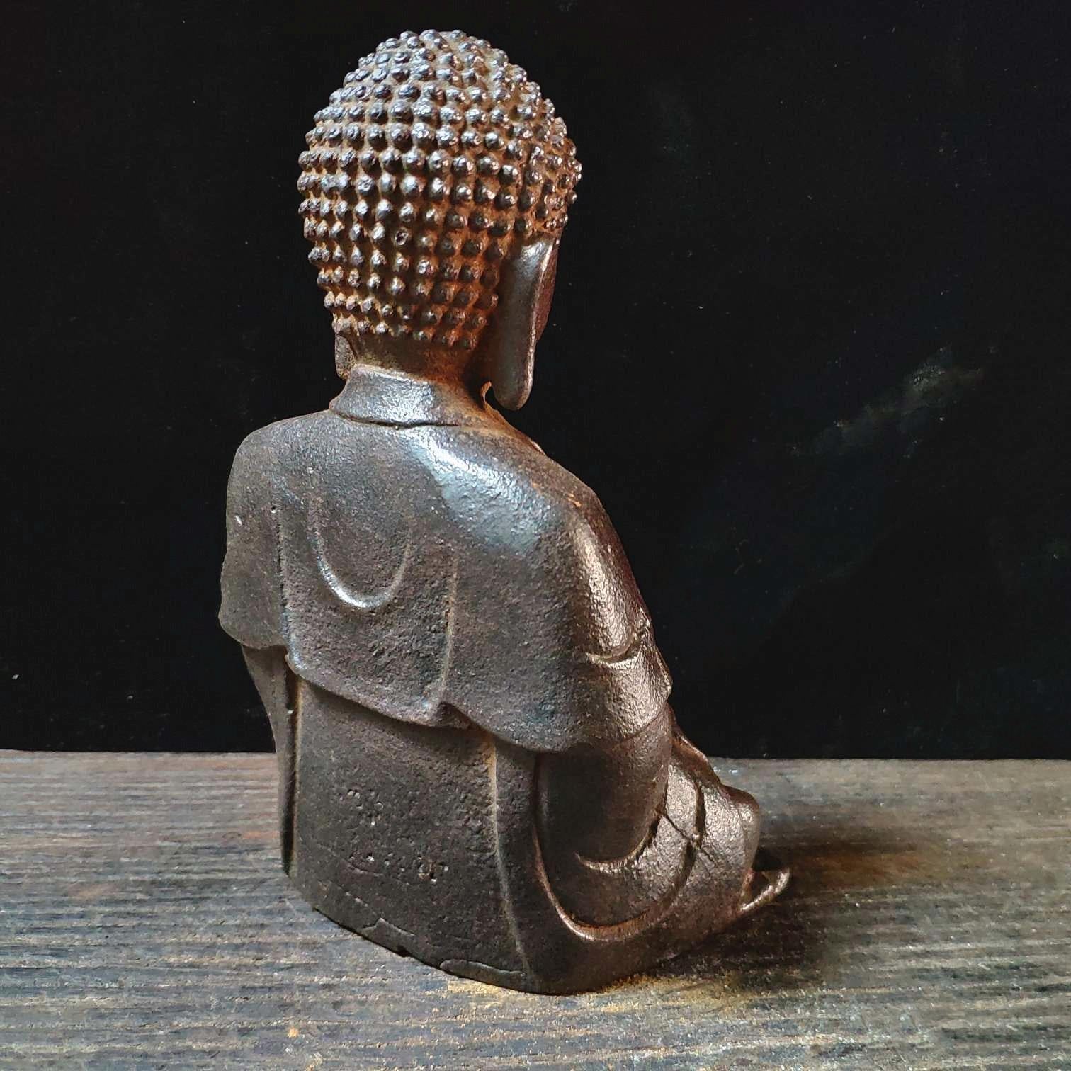 Chinese Vintage Rare Iron Zazen Buddha Statue For Sale 1