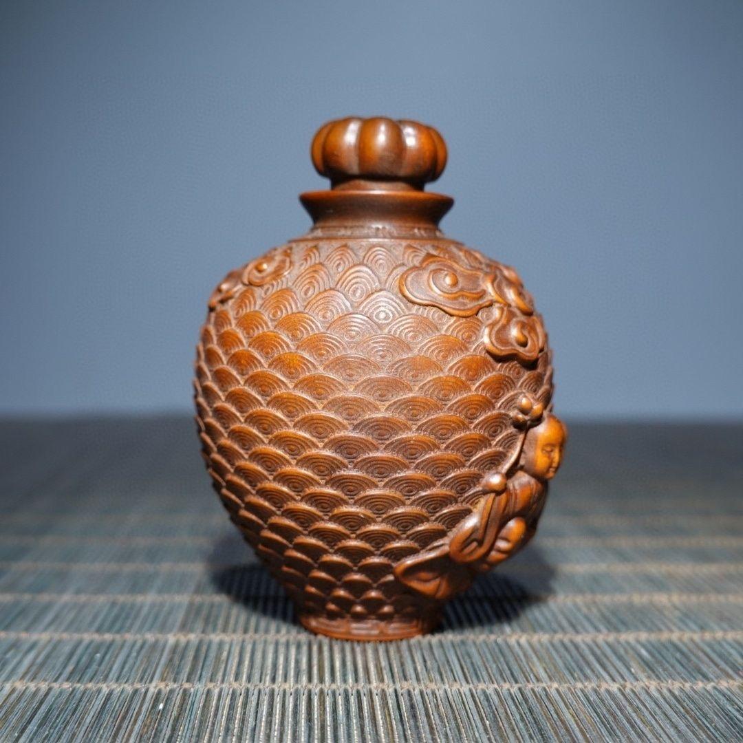 Botella de rapé China Vintage Rara Talla de Madera Auspiciosa Niños Nubes siglo XIX en venta