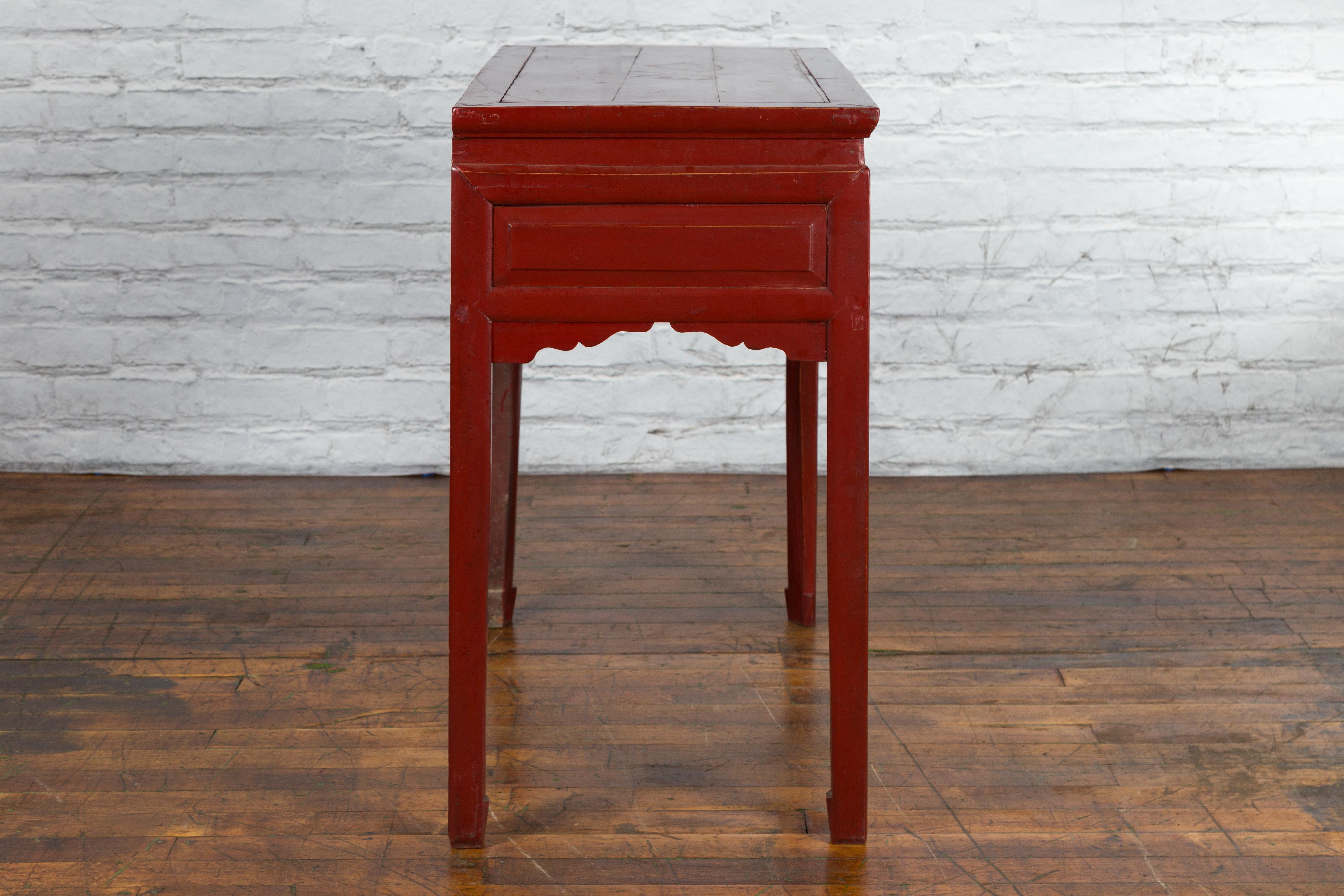 Chinese Vintage Red Lacquer Console Table with Drawers and Carved Spandrels For Sale 3
