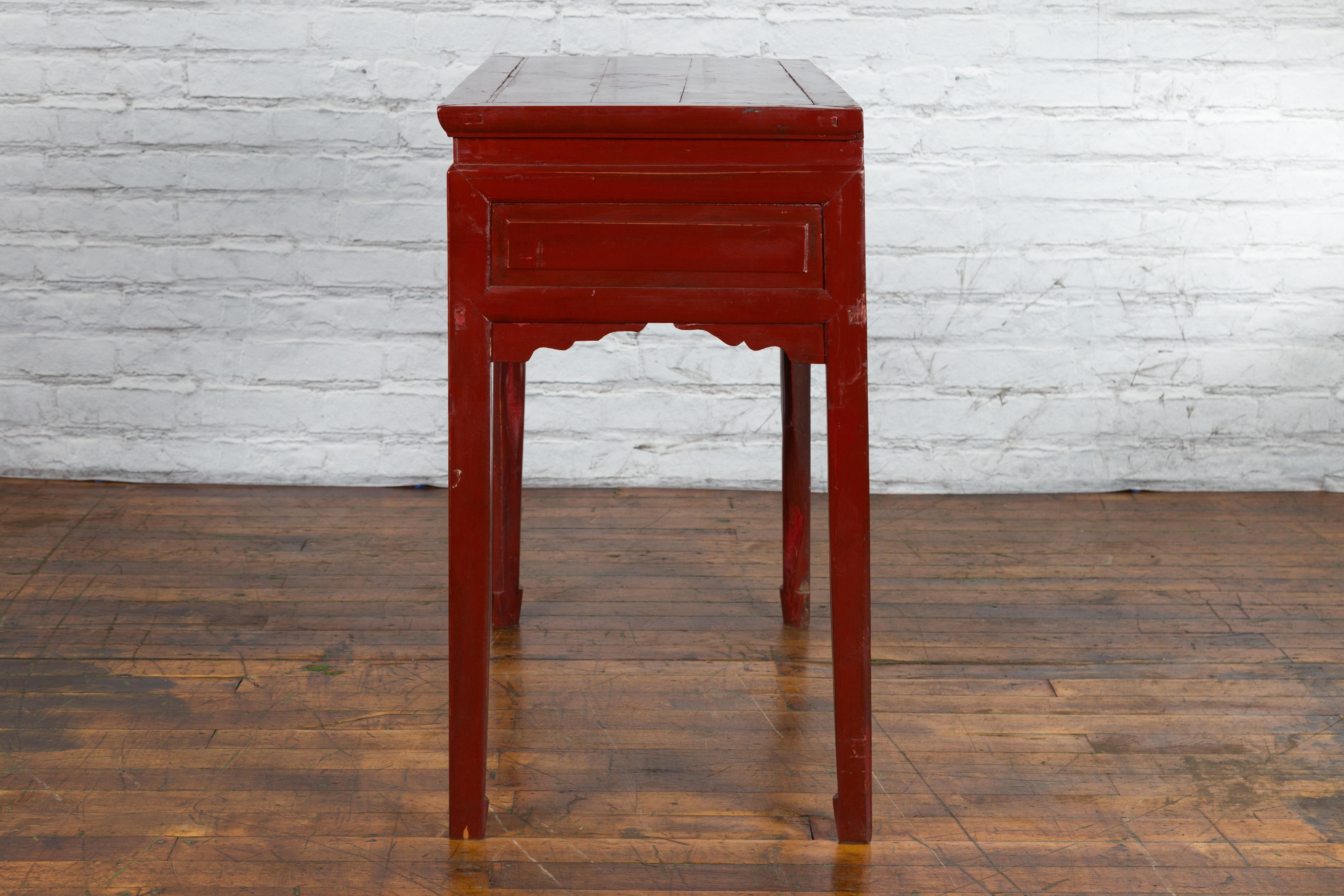 Chinese Vintage Red Lacquer Console Table with Drawers and Carved Spandrels For Sale 7