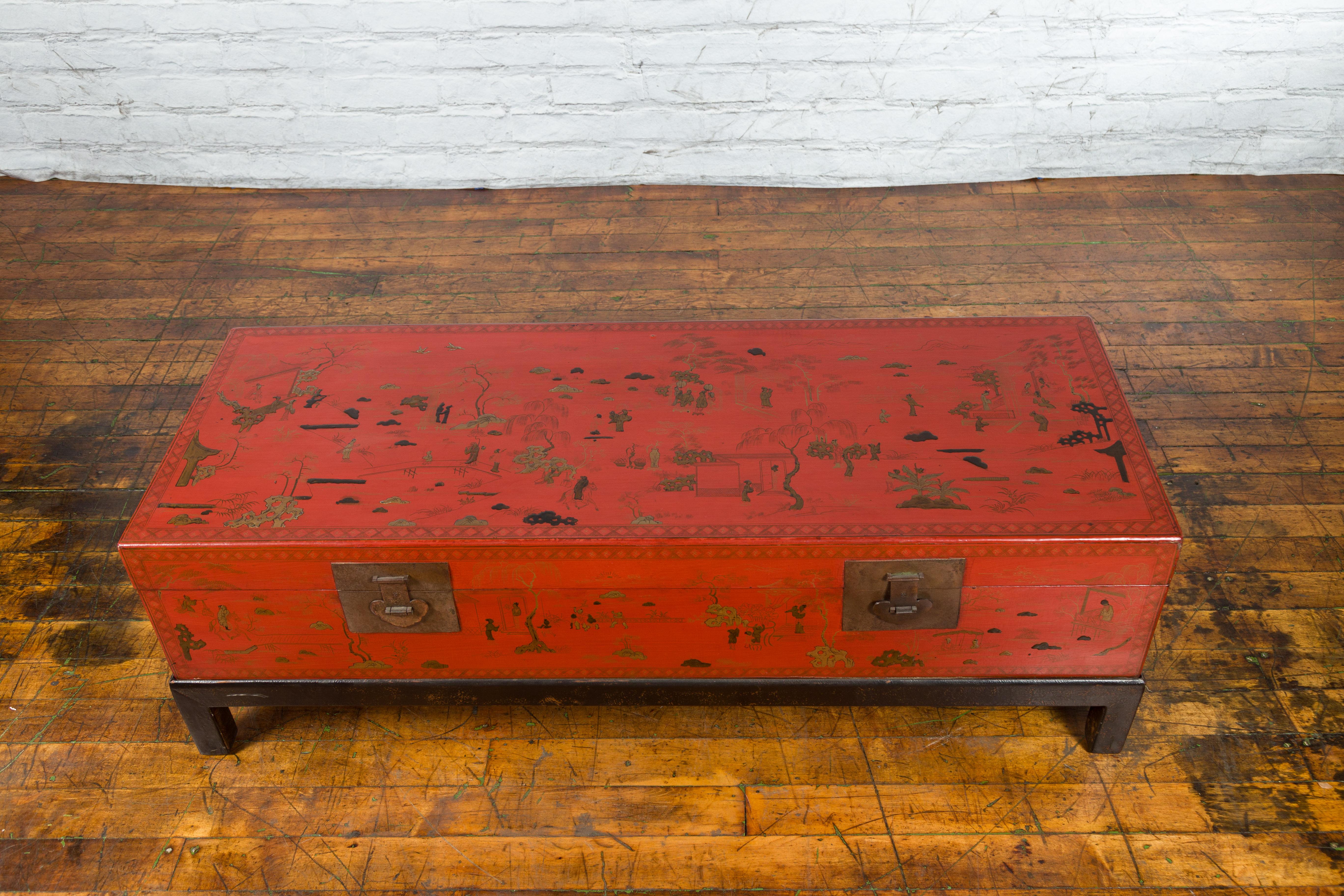 Chinese Vintage Red Lacquered Trunk on Black Base with Gilded Chinoiserie Décor 2