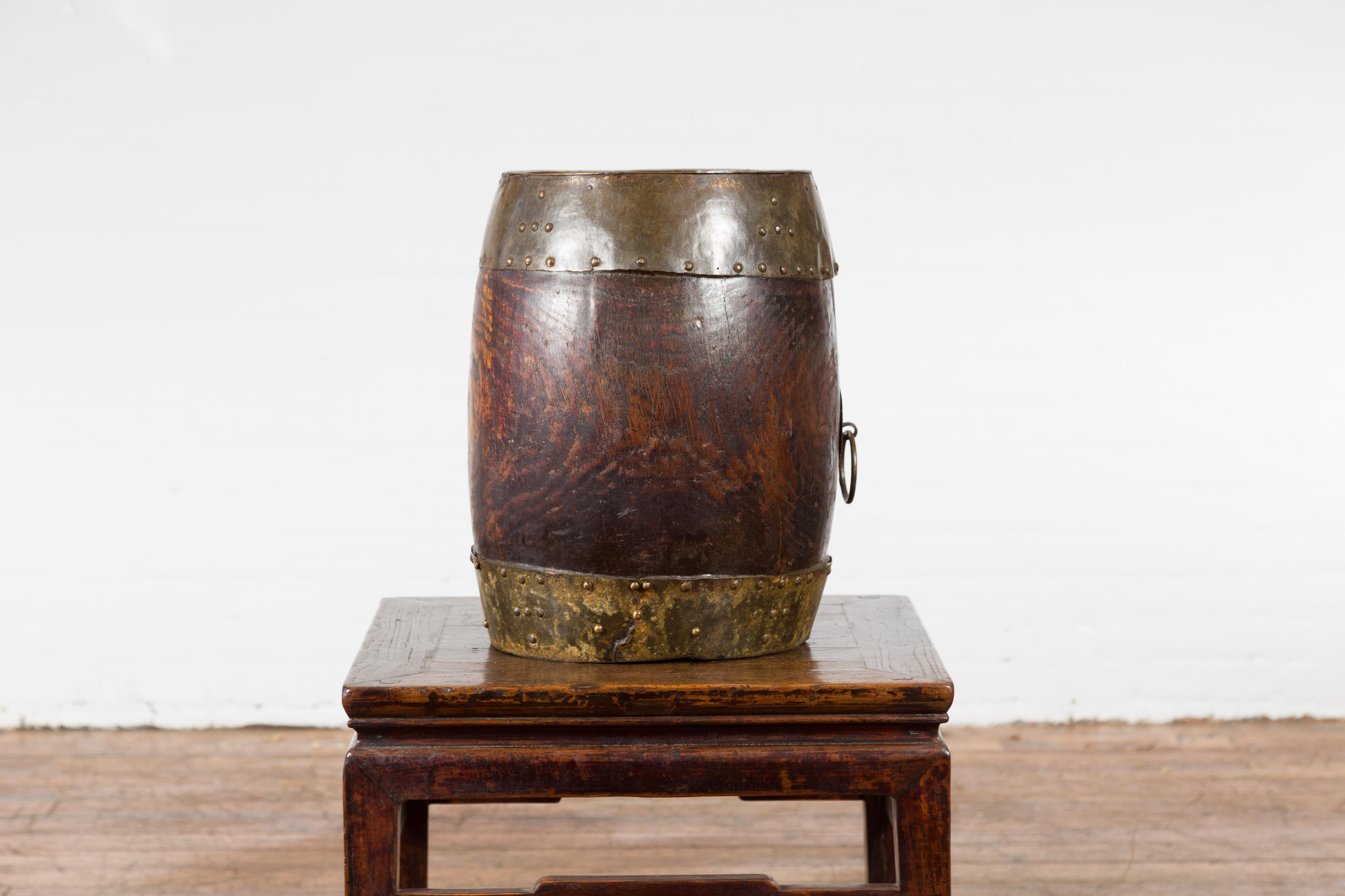 Chinese Vintage Rustic Wooden Bucket with Brass Accents and Ornate Backplate For Sale 6