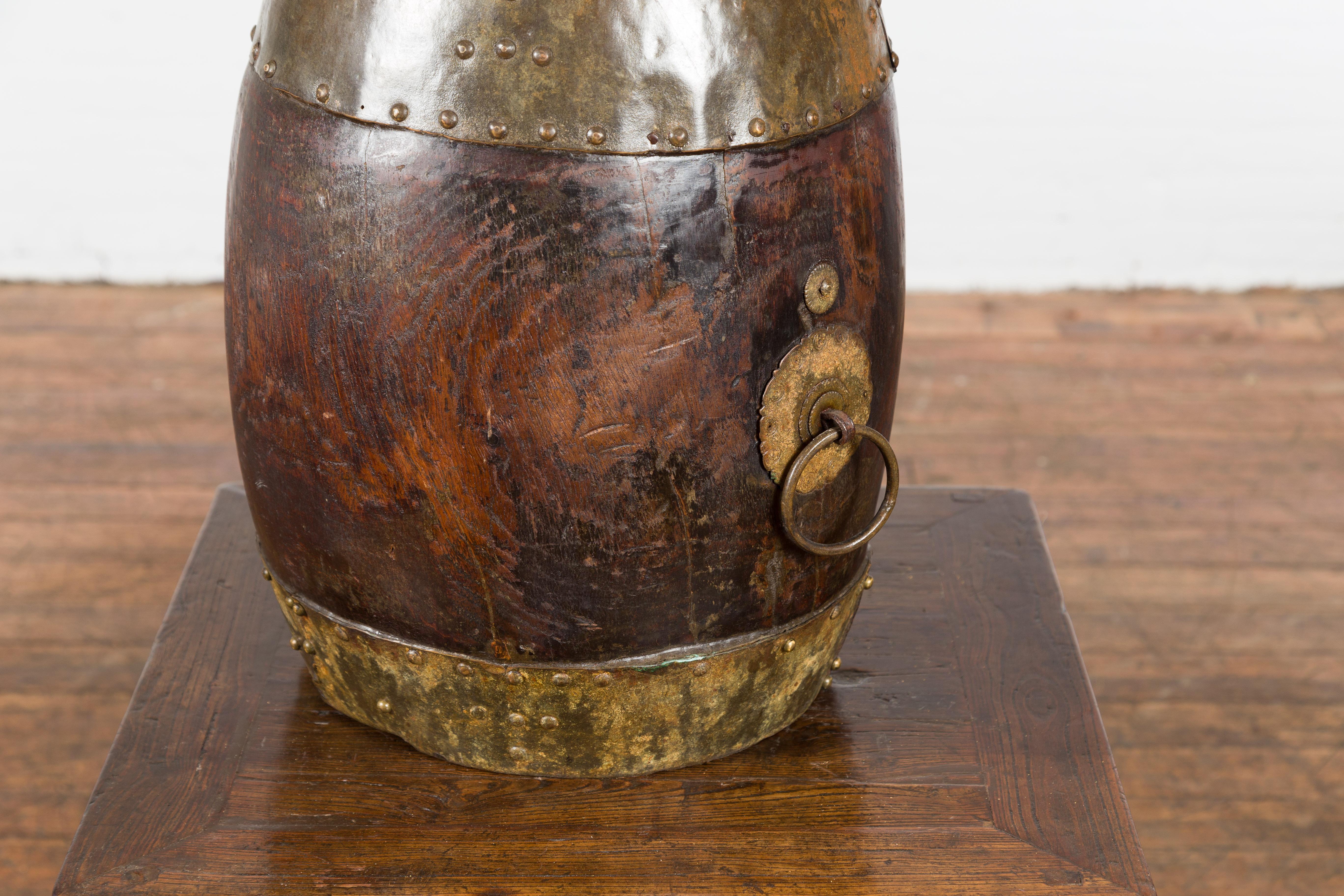 Chinese Vintage Rustic Wooden Bucket with Brass Accents and Ornate Backplate For Sale 3