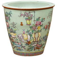 Vase chinois vintage vert tendre avec décor peint à la main de fleurs et d'éléphants
